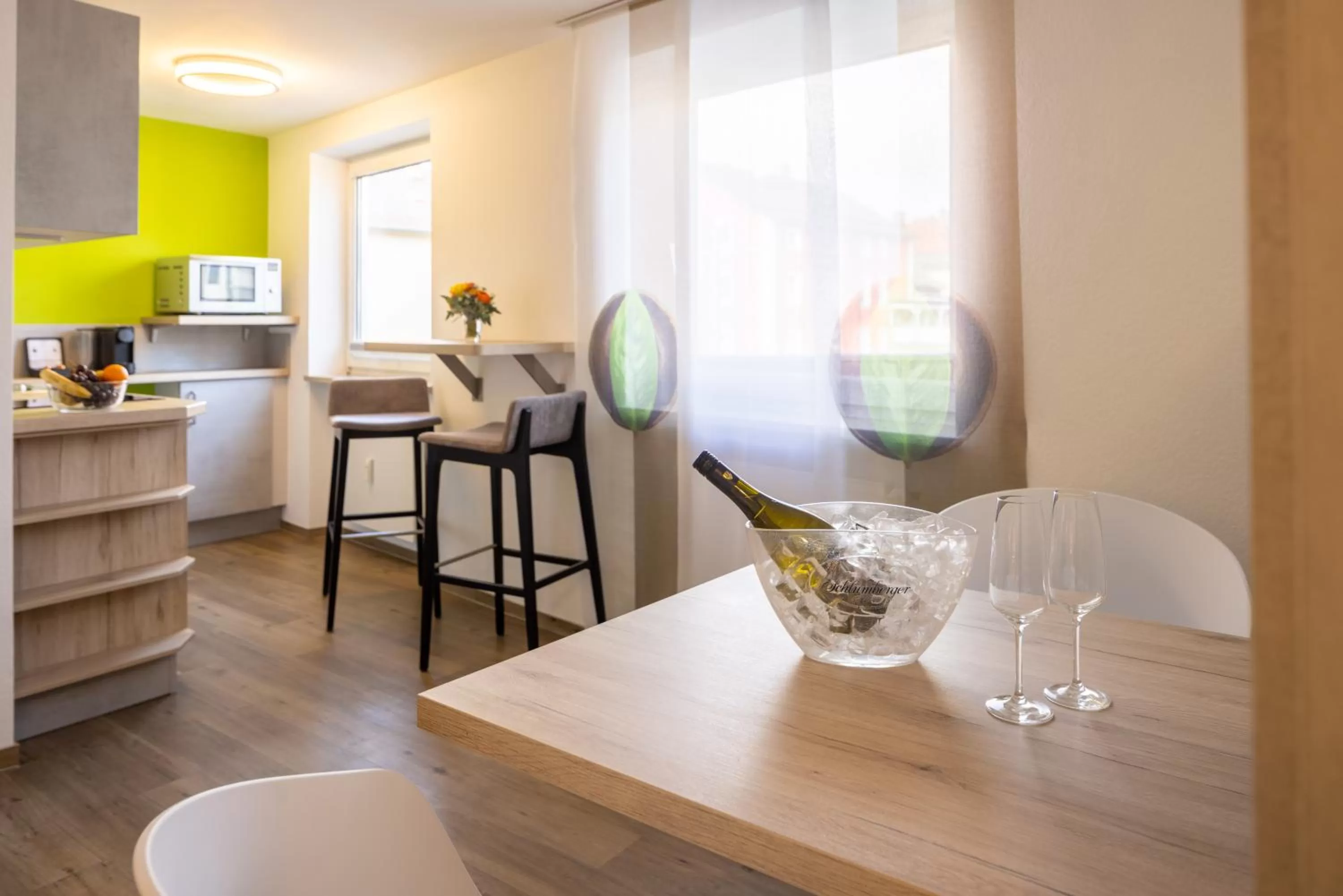 Kitchen or kitchenette in Hotel Peterhof - urban lifestyle Kempten