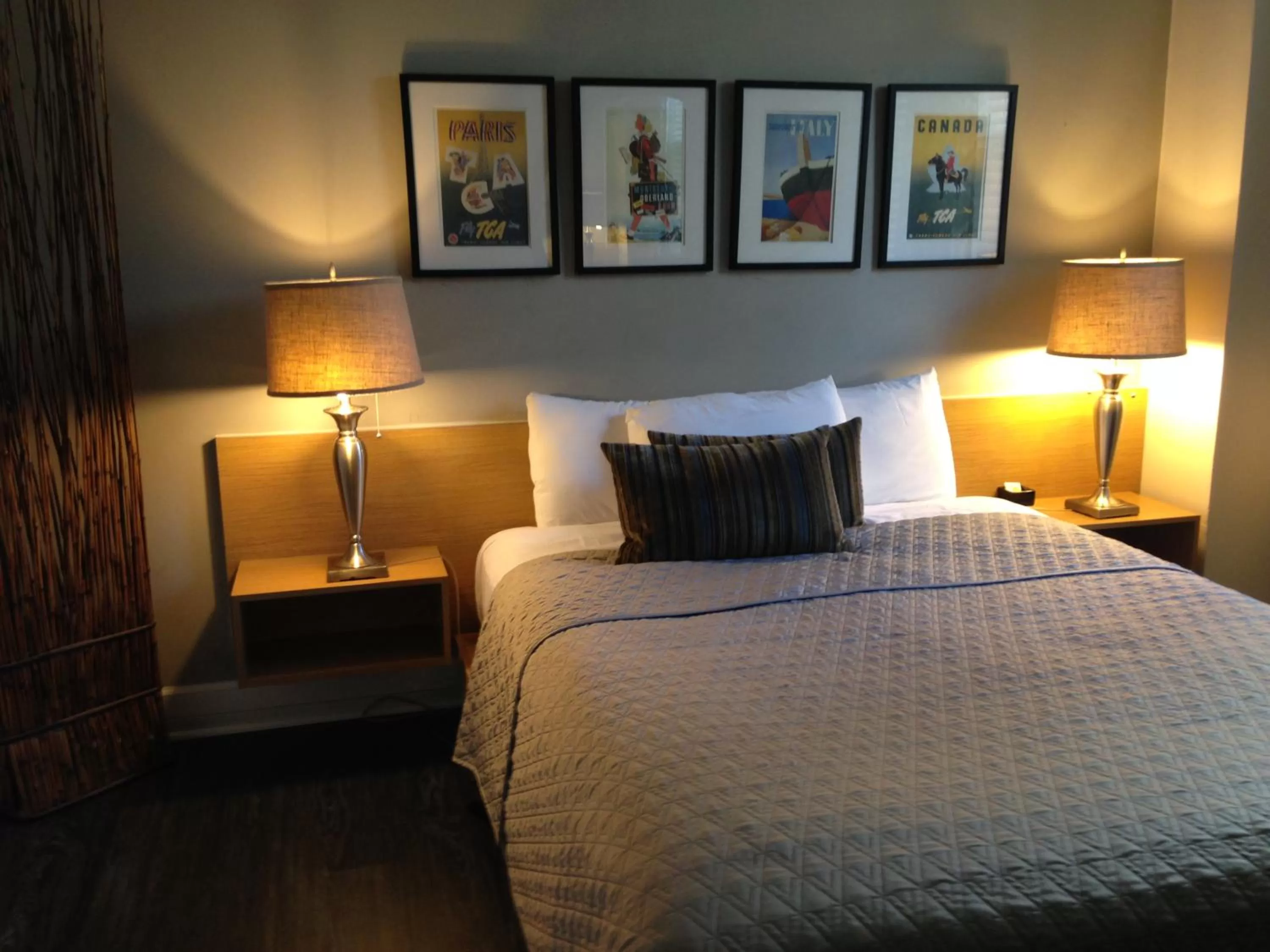 Bed in Touchstone Hotel - City Center