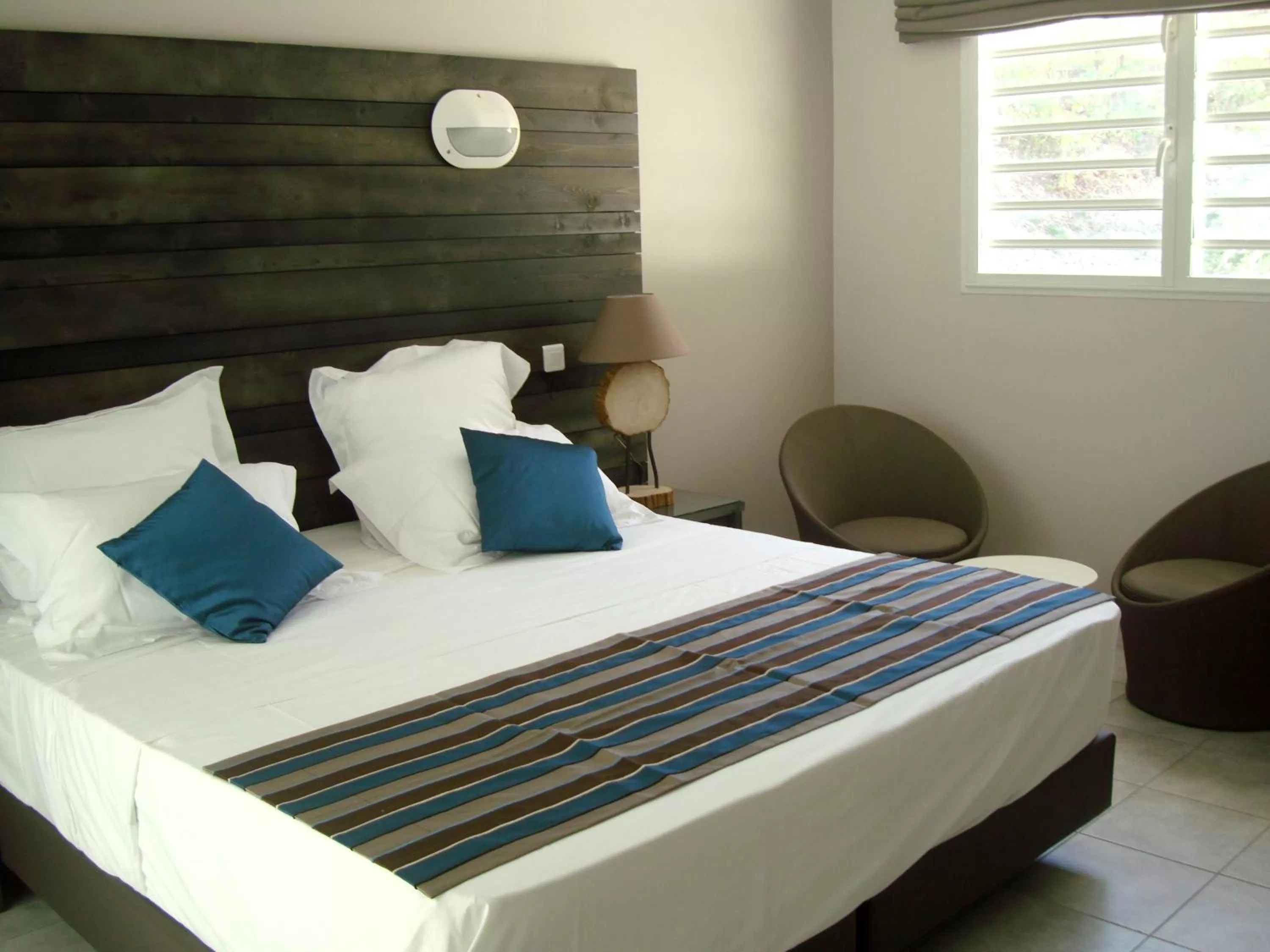 Photo of the whole room, Bed in Hôtel Bois Joli