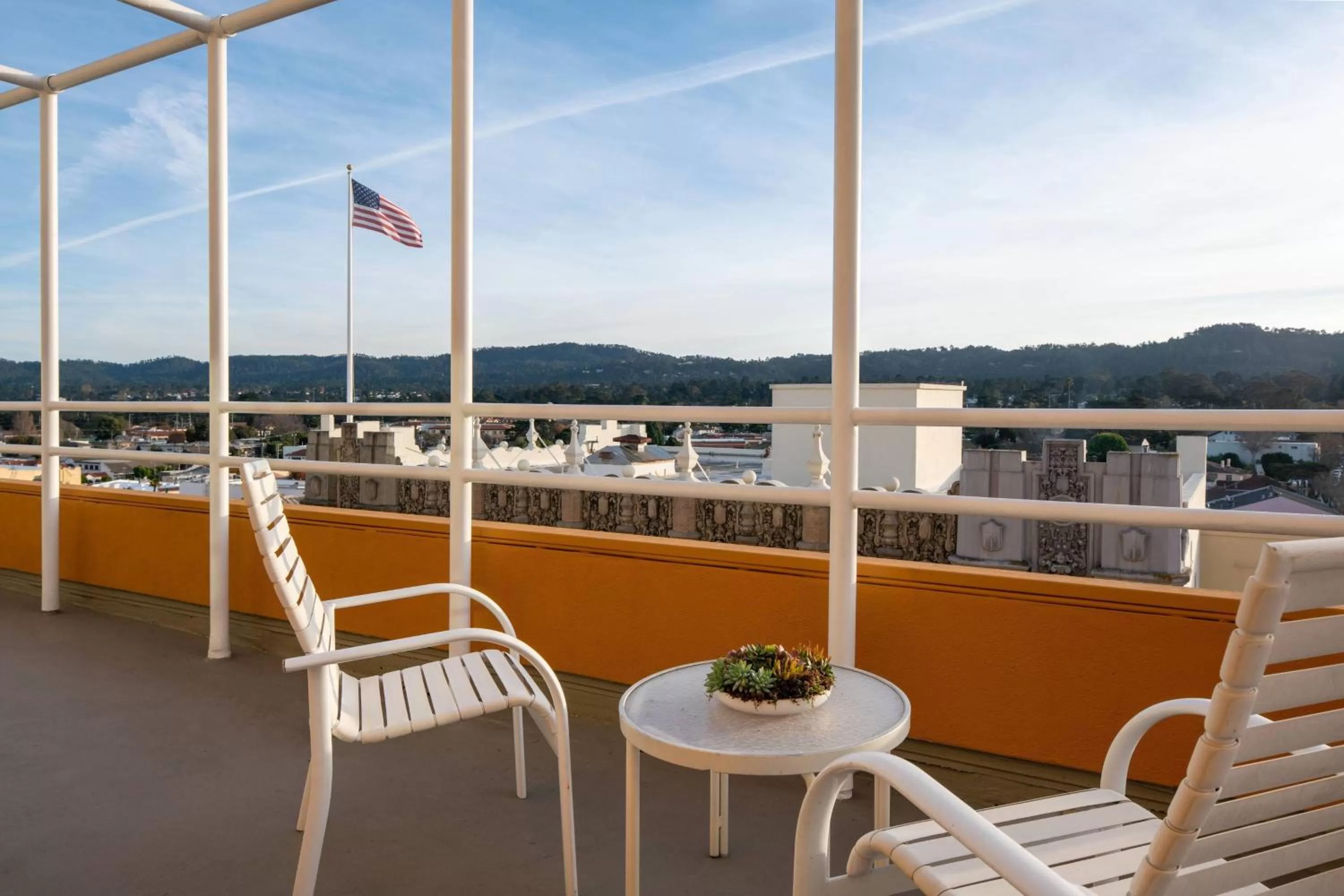 Photo of the whole room in Monterey Marriott
