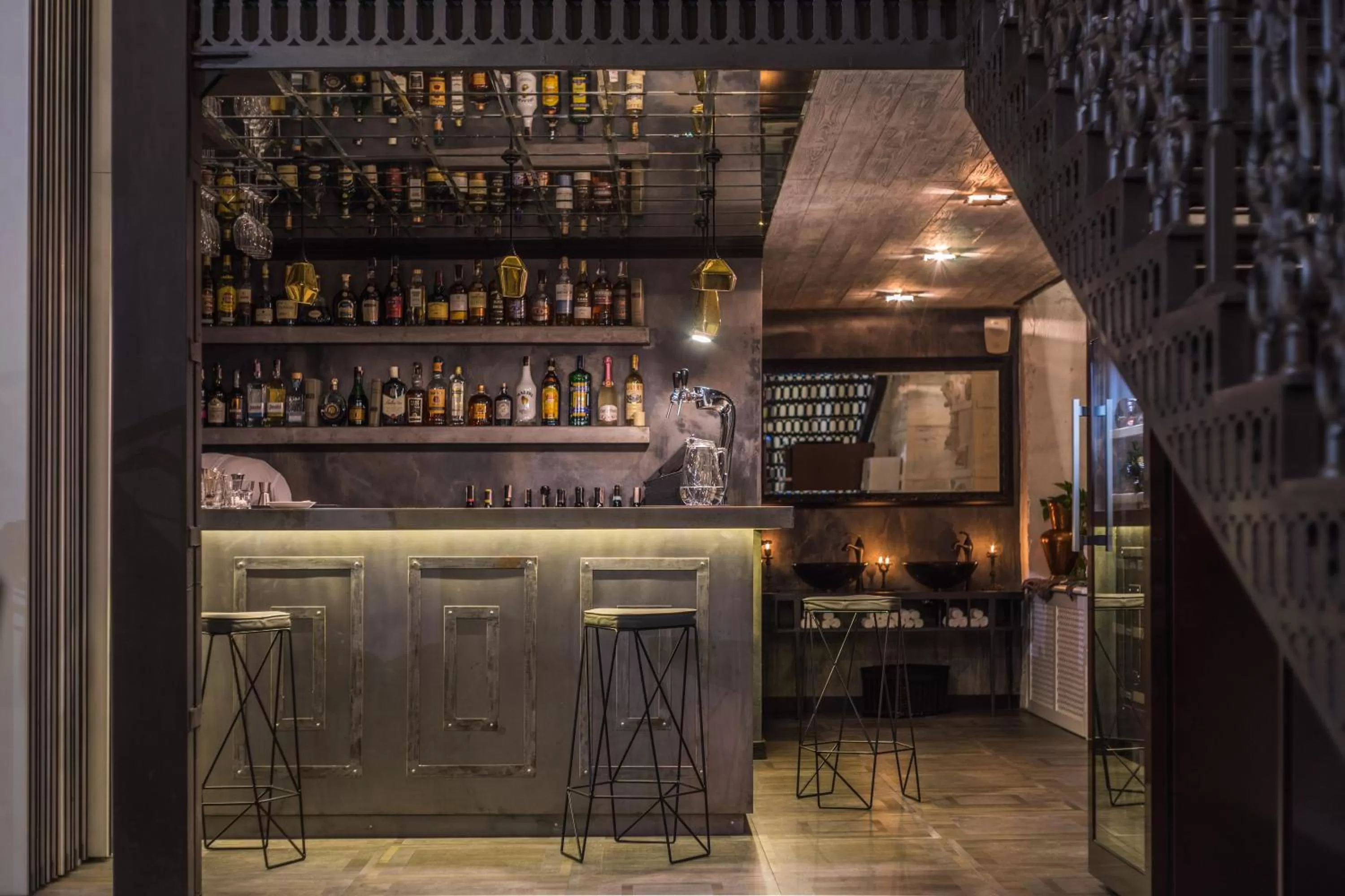 Restaurant/places to eat in Alexandrovskiy Hotel