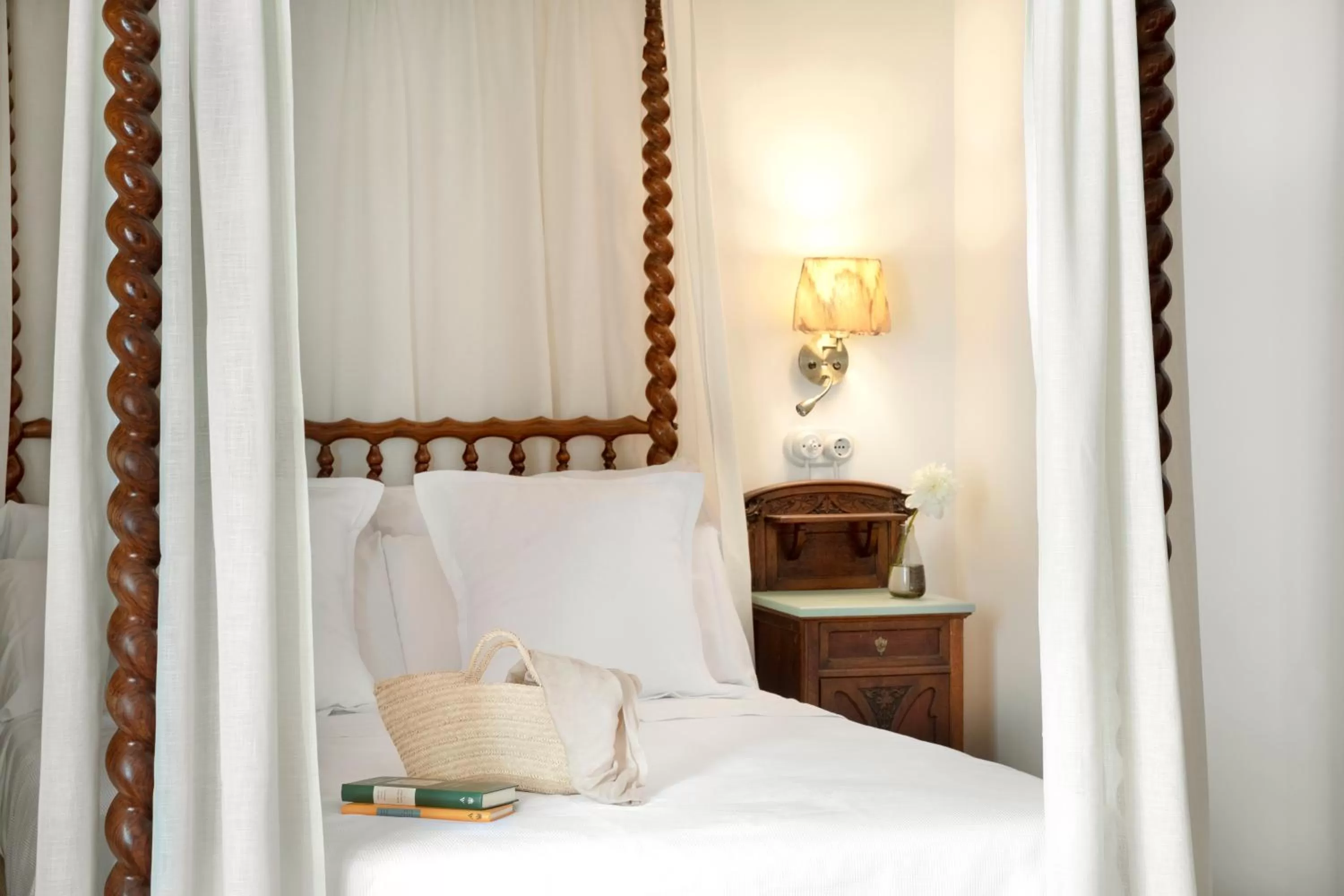 Bed in Ca'n Puig de Sòller