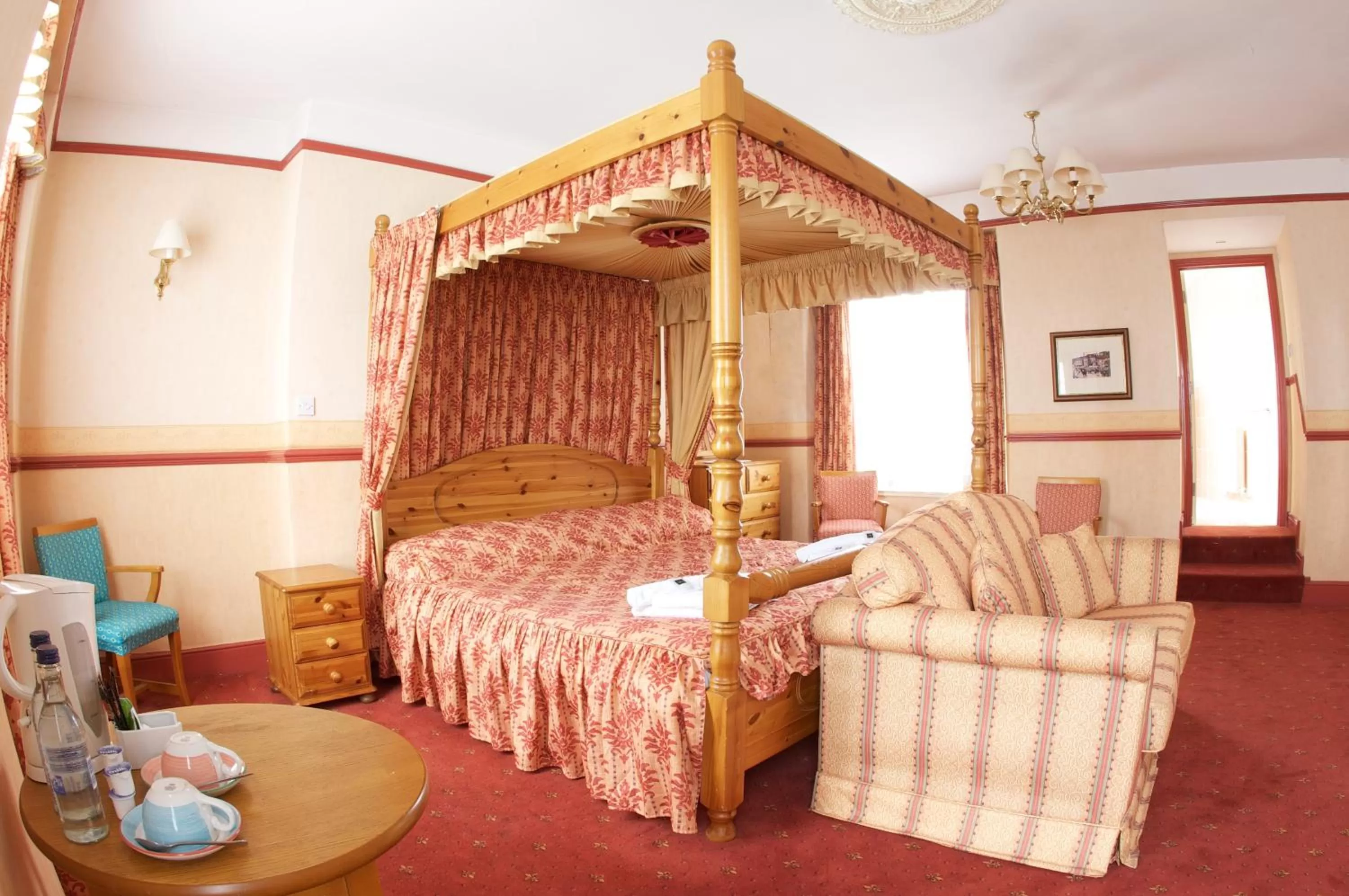 Bedroom, Bed in Radstock Hotel near Bath