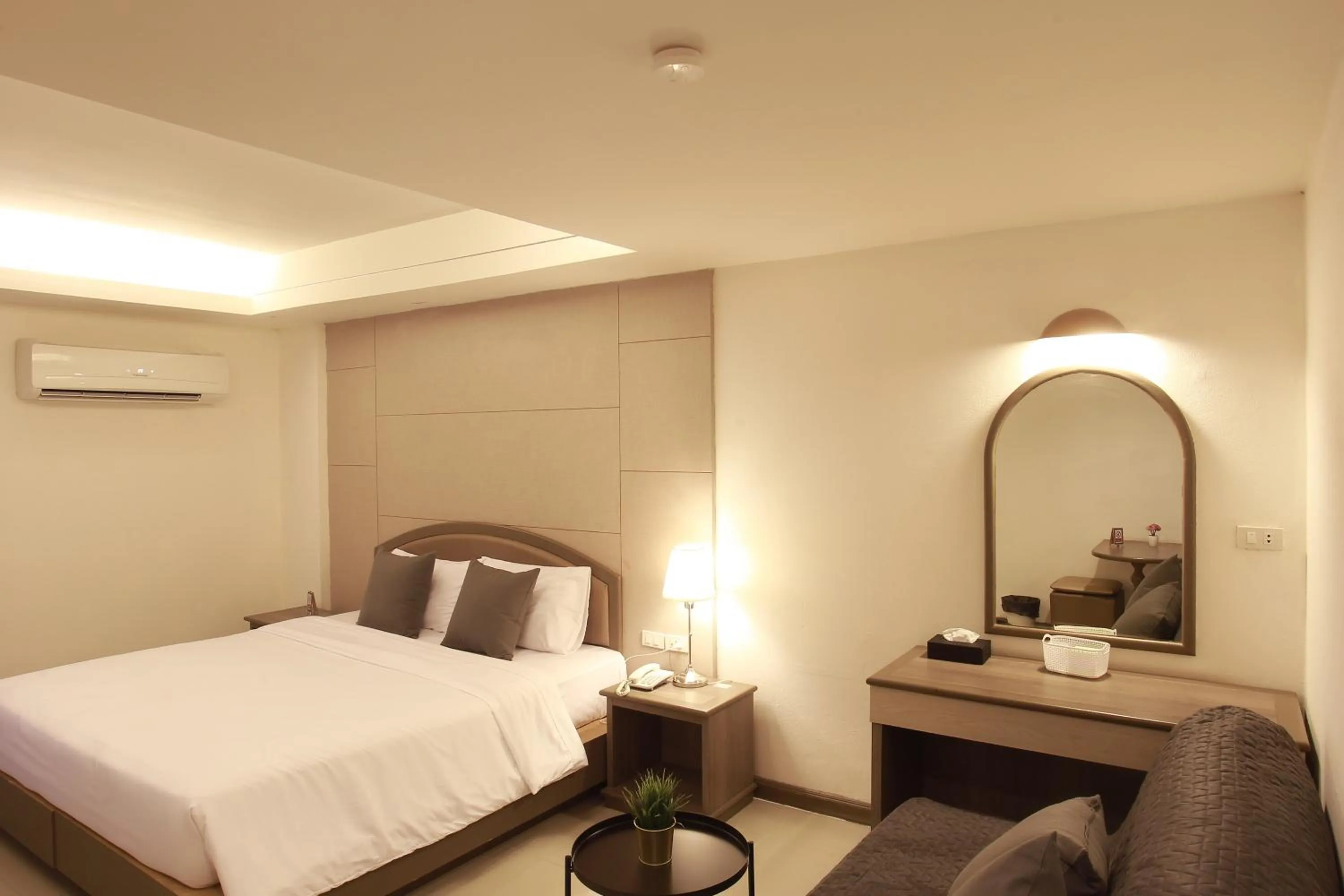 Bed in Lee Garden Bangkok