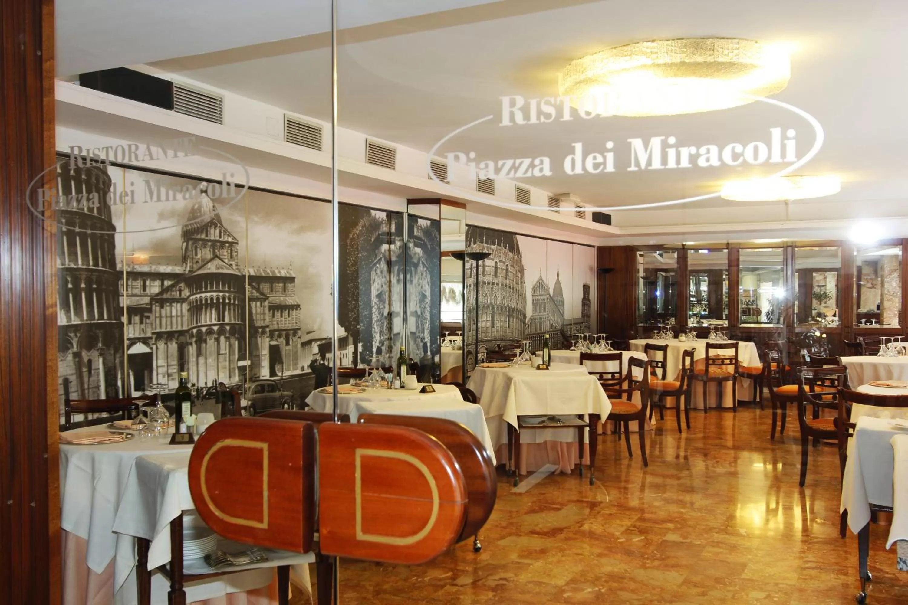 Restaurant/places to eat in Grand Hotel Duomo