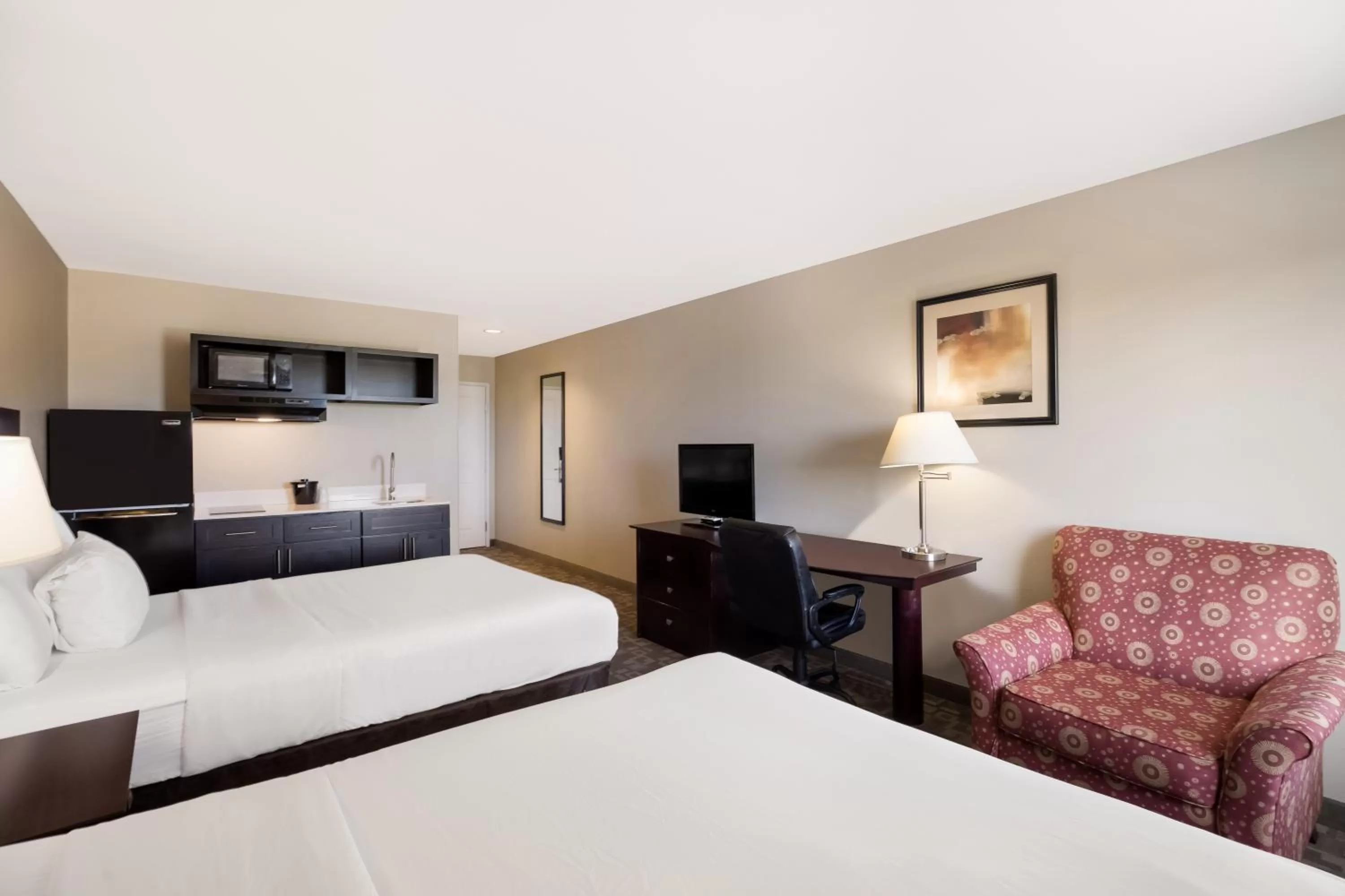 Photo of the whole room, Bed in Suburban Studios Berwick - Morgan City