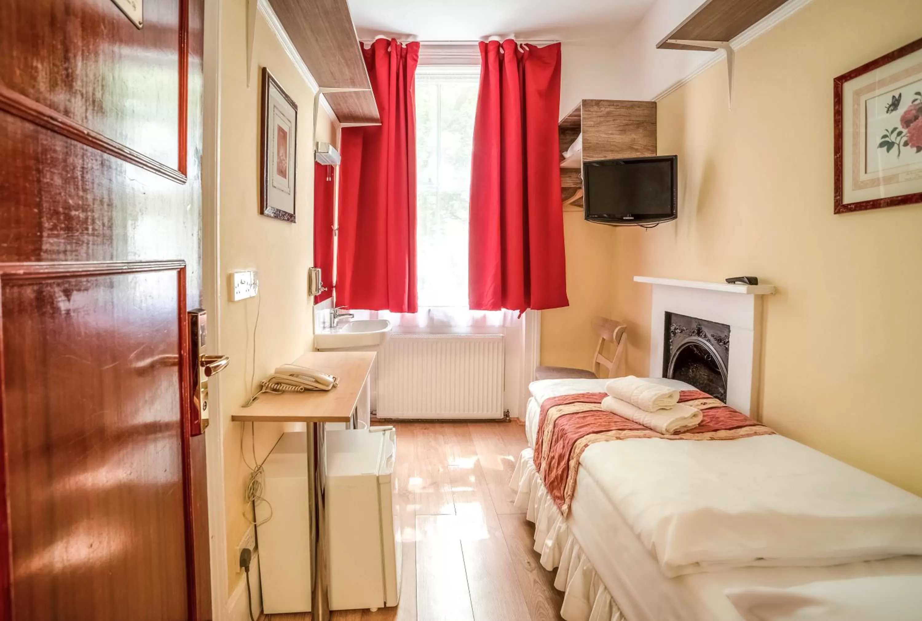 Bed in Shakespeare Hotel