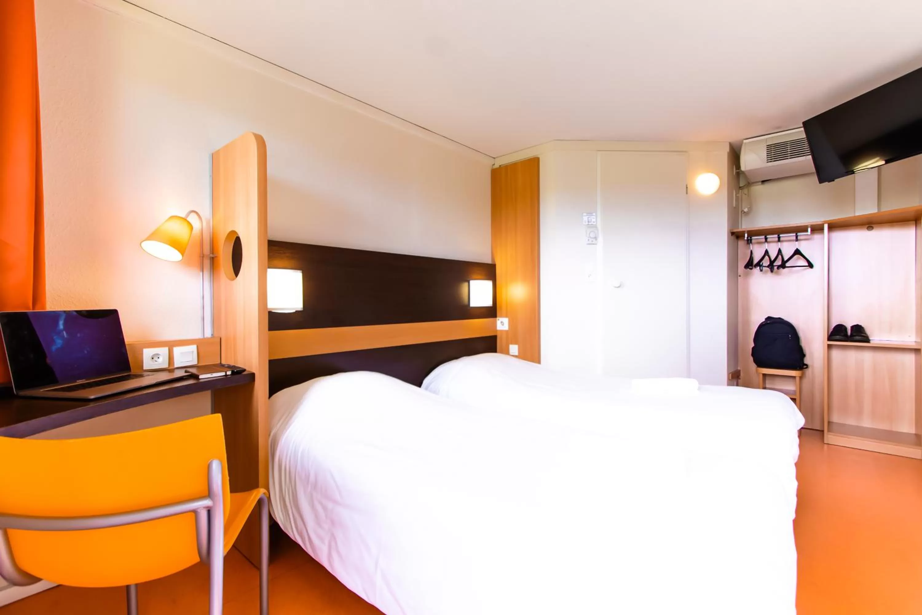 Bedroom, Bed in Premiere Classe Nevers Varennes Vauzelles