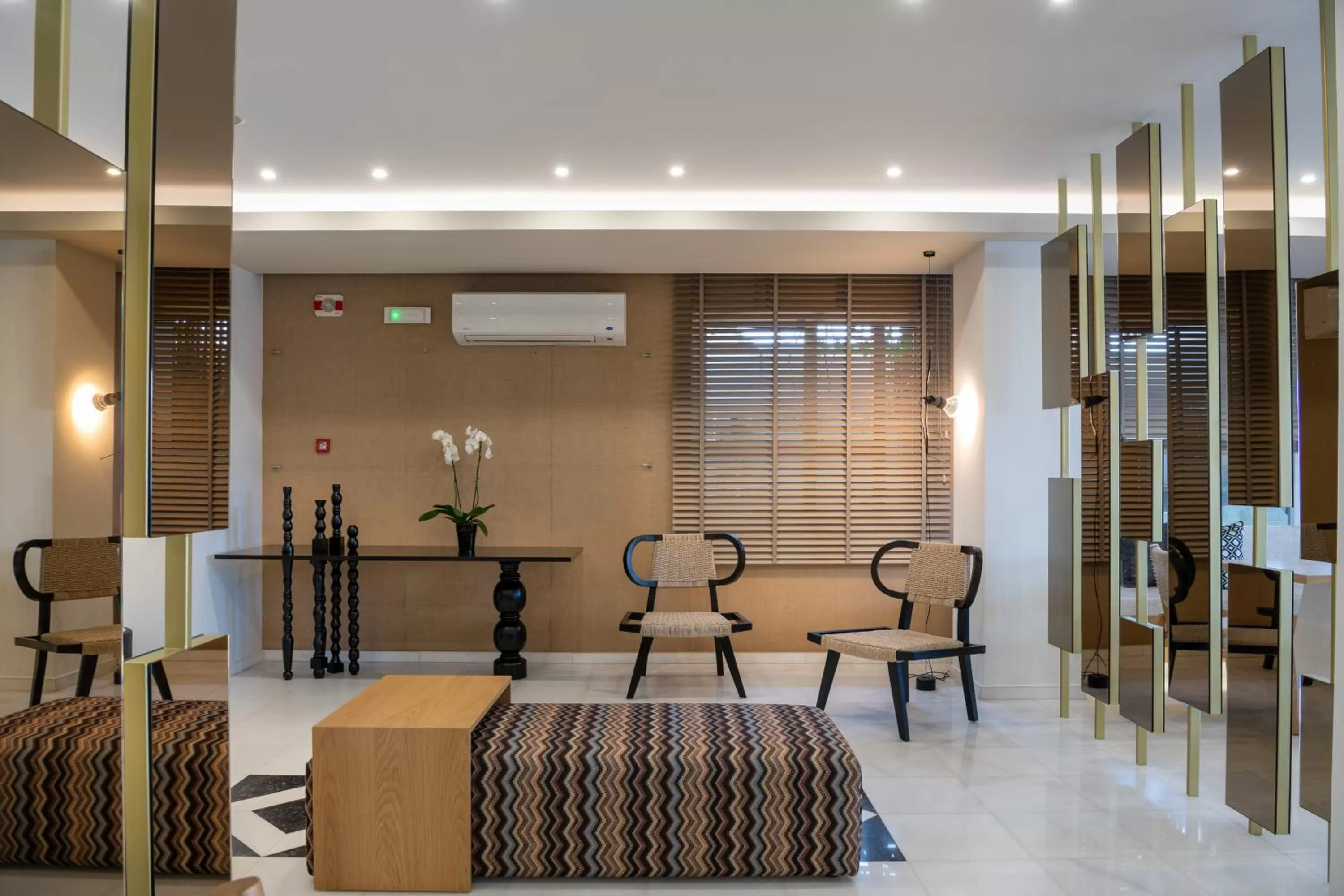 Communal lounge/ TV room in Elounda Akti Olous (Adults Only)