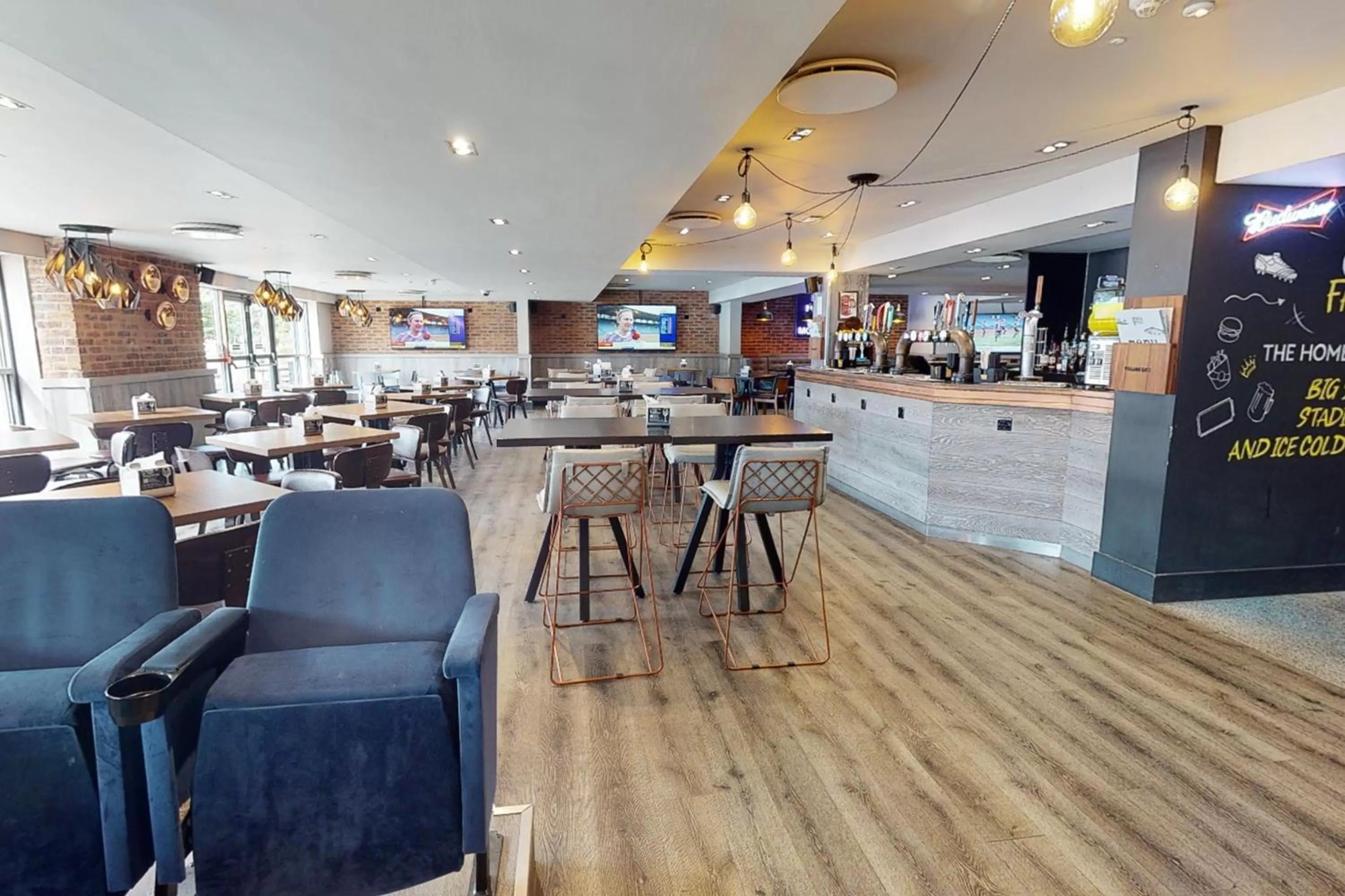 Restaurant/places to eat in Village Hotel Swansea