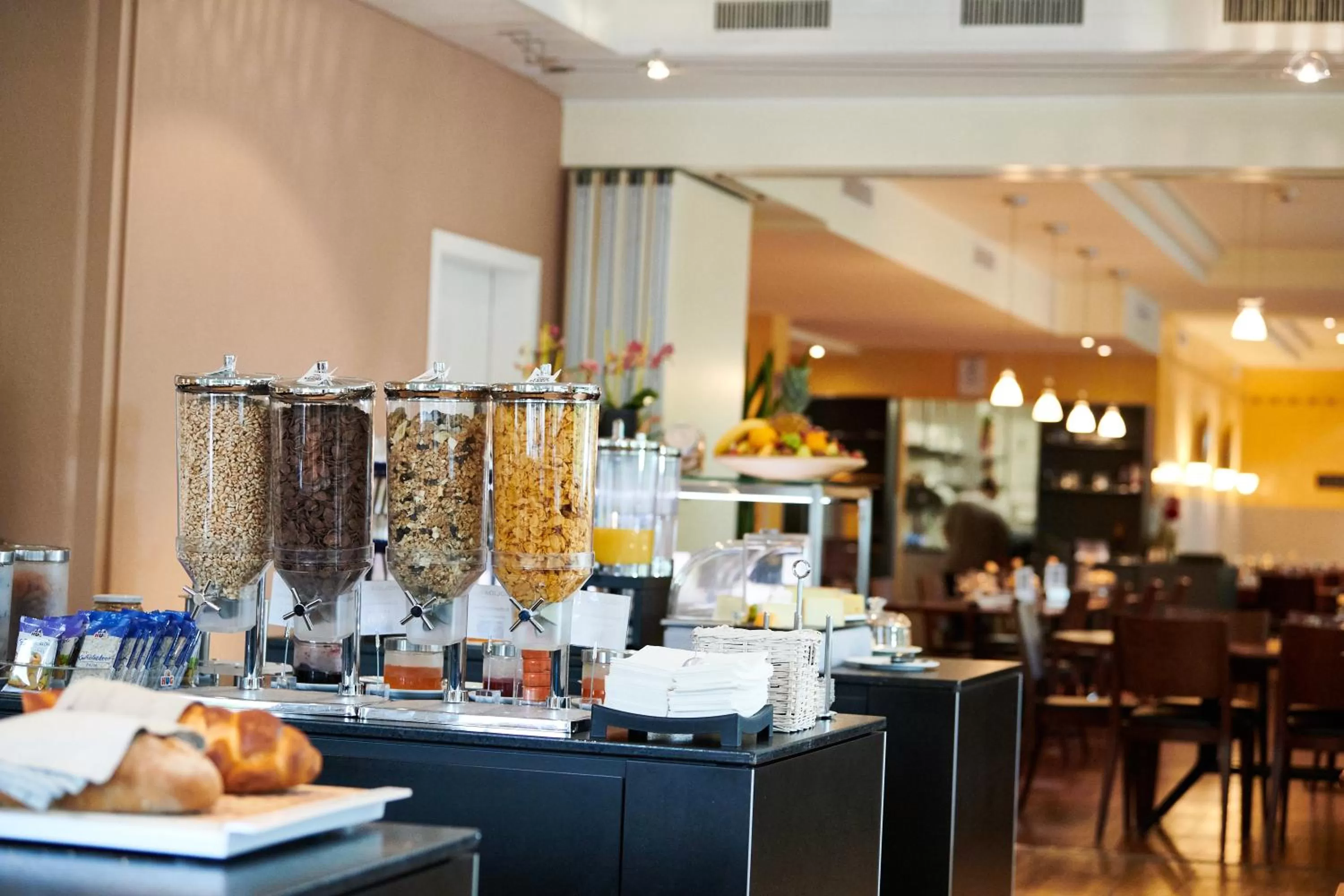 Food and drinks in Hotel Holiday Thun