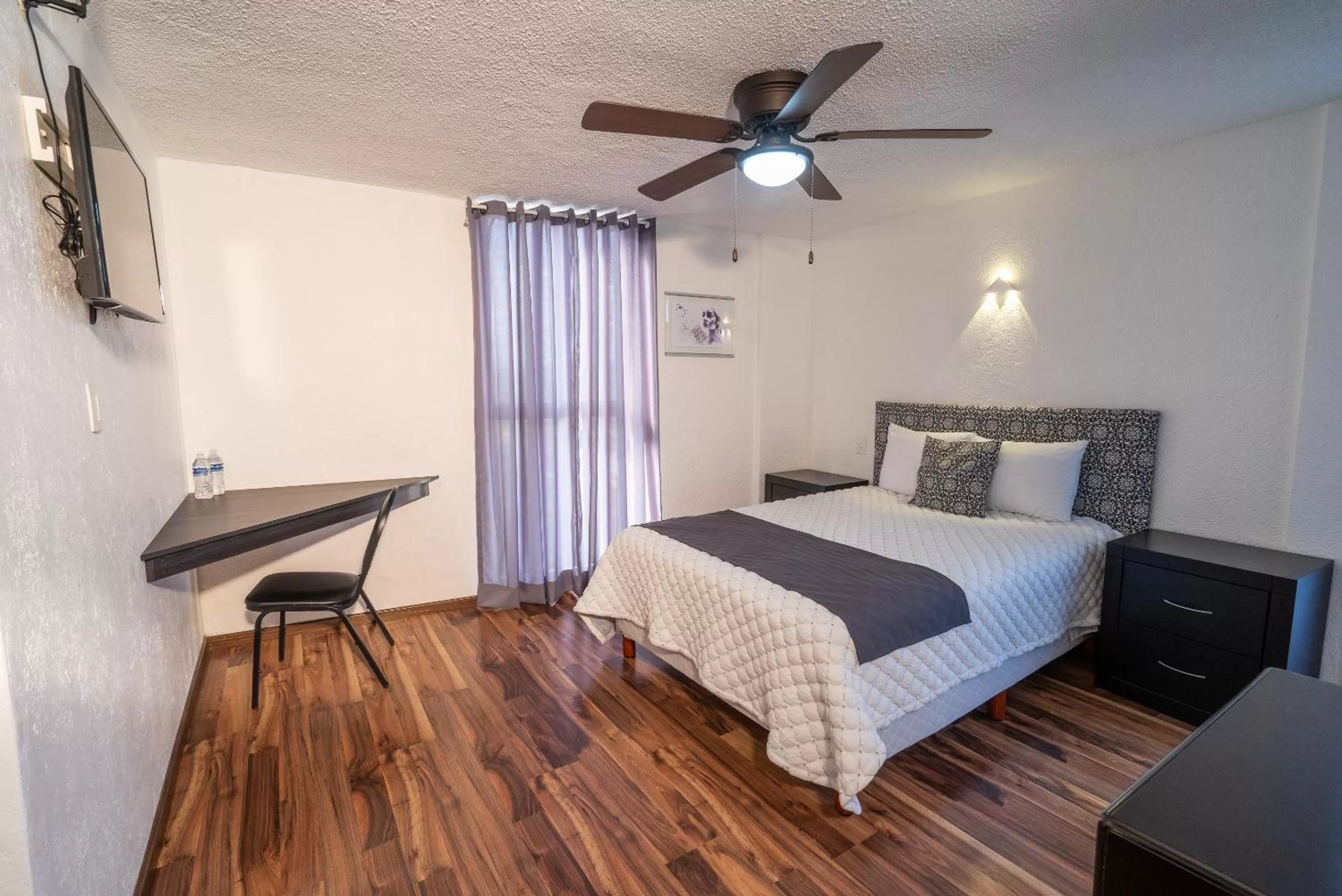 Photo of the whole room, Bed in Hotel delf-inn