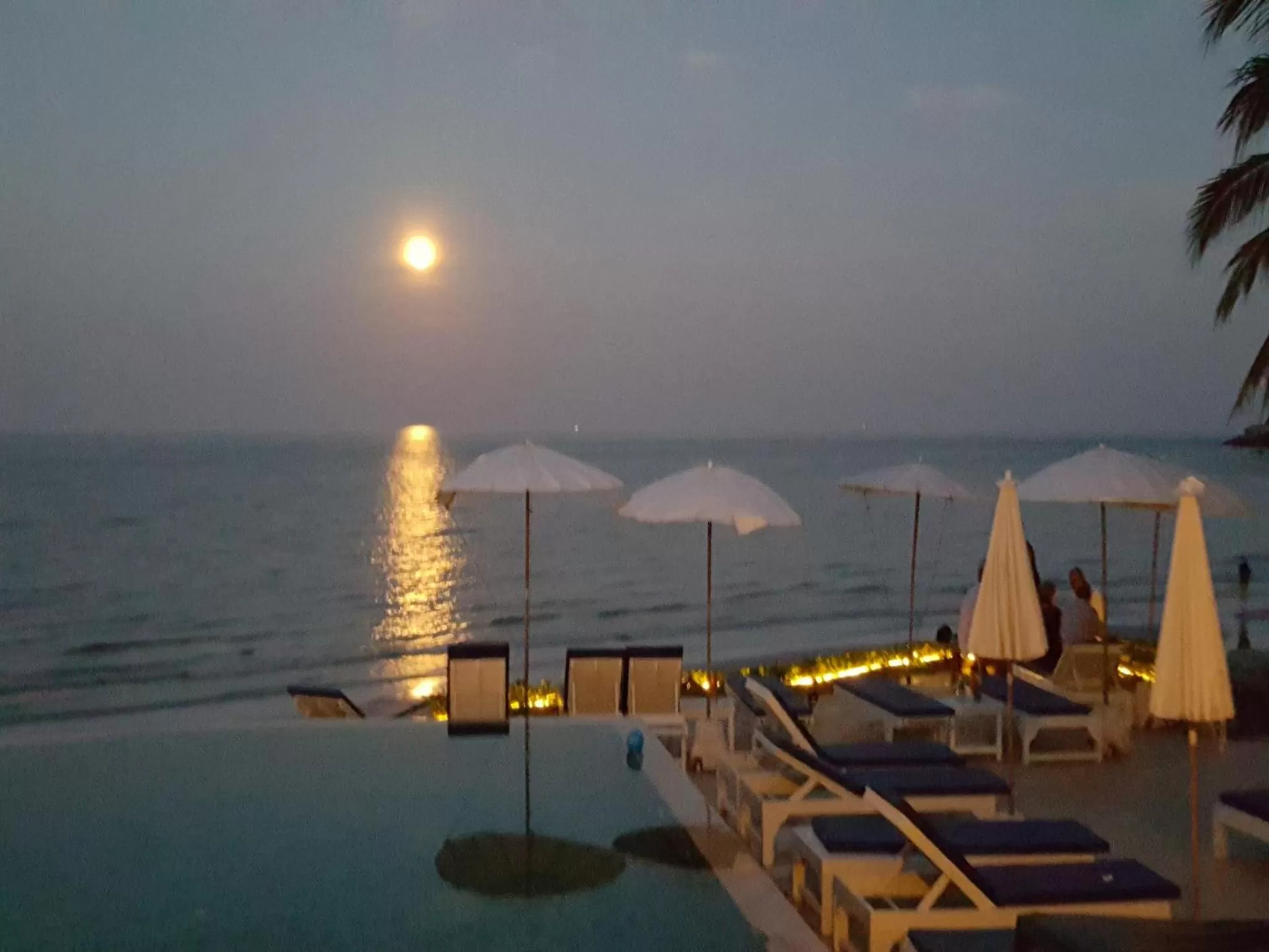 Food in Nern Chalet Beachfront Hotel