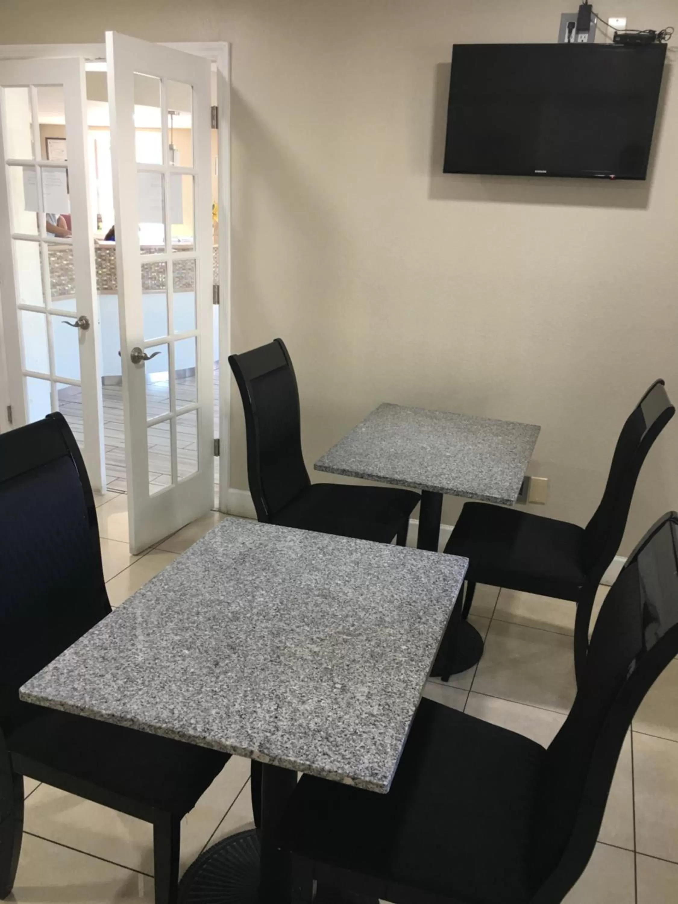 Breakfast in Days Inn by Wyndham Orange City/Deland