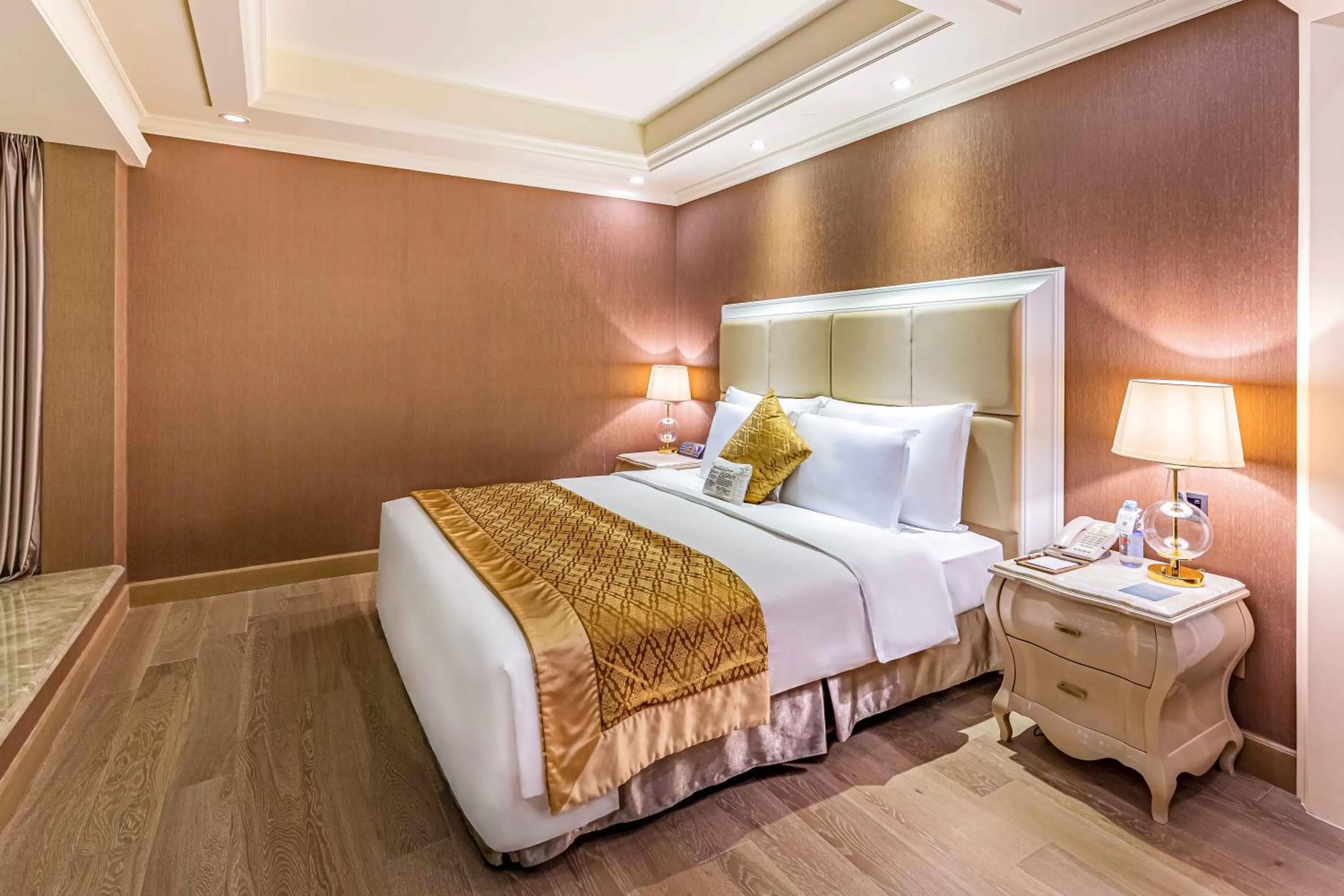 Bed in Grand Bay Hotel Zhuhai