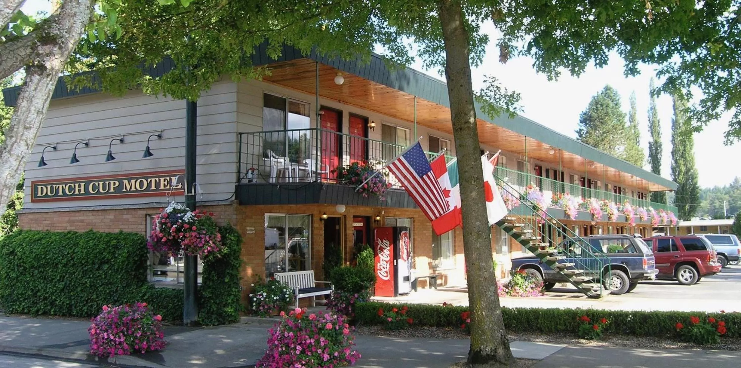 Property building in Dutch Cup Motel