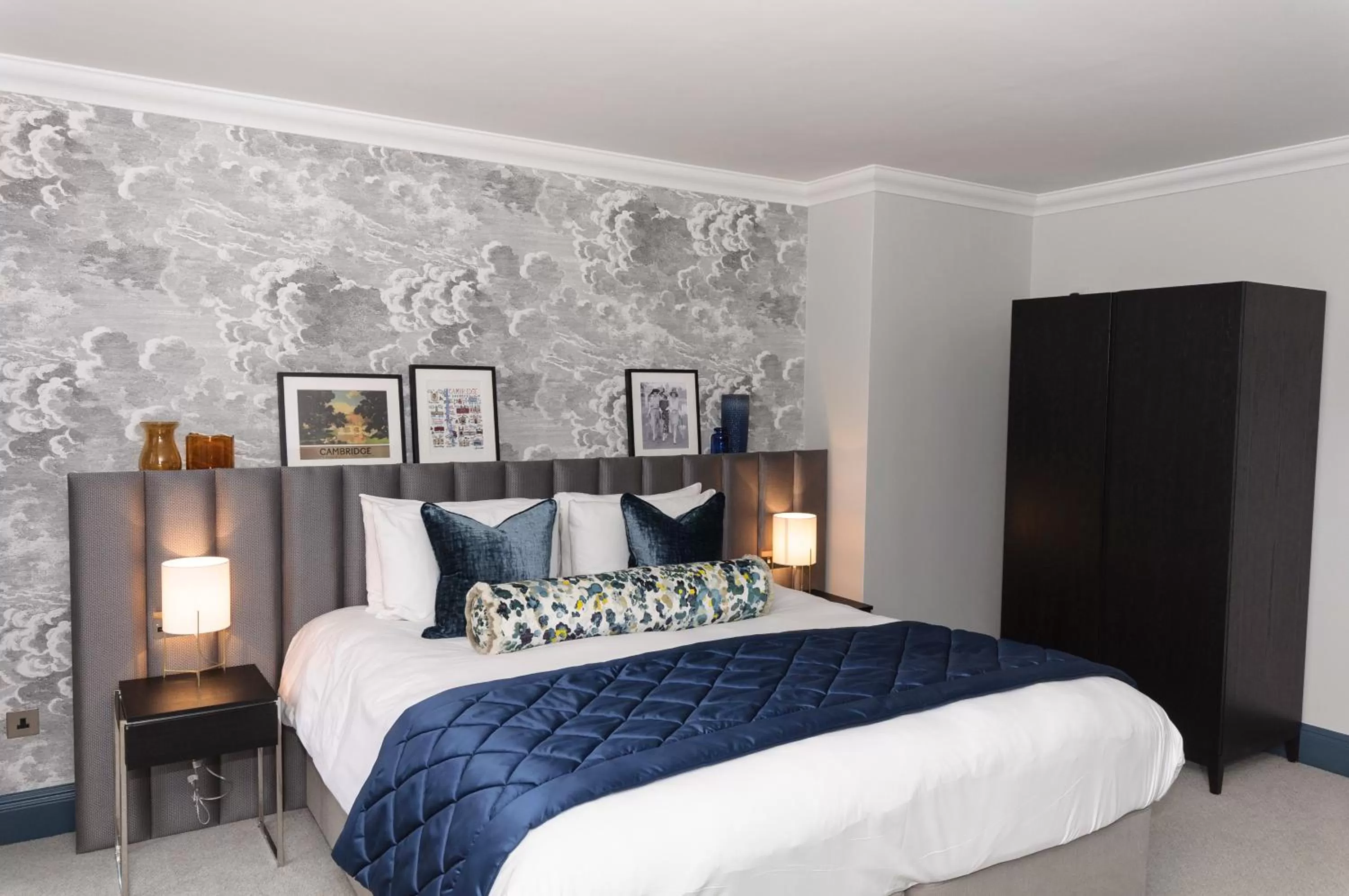 Bedroom, Bed in Gonville Hotel