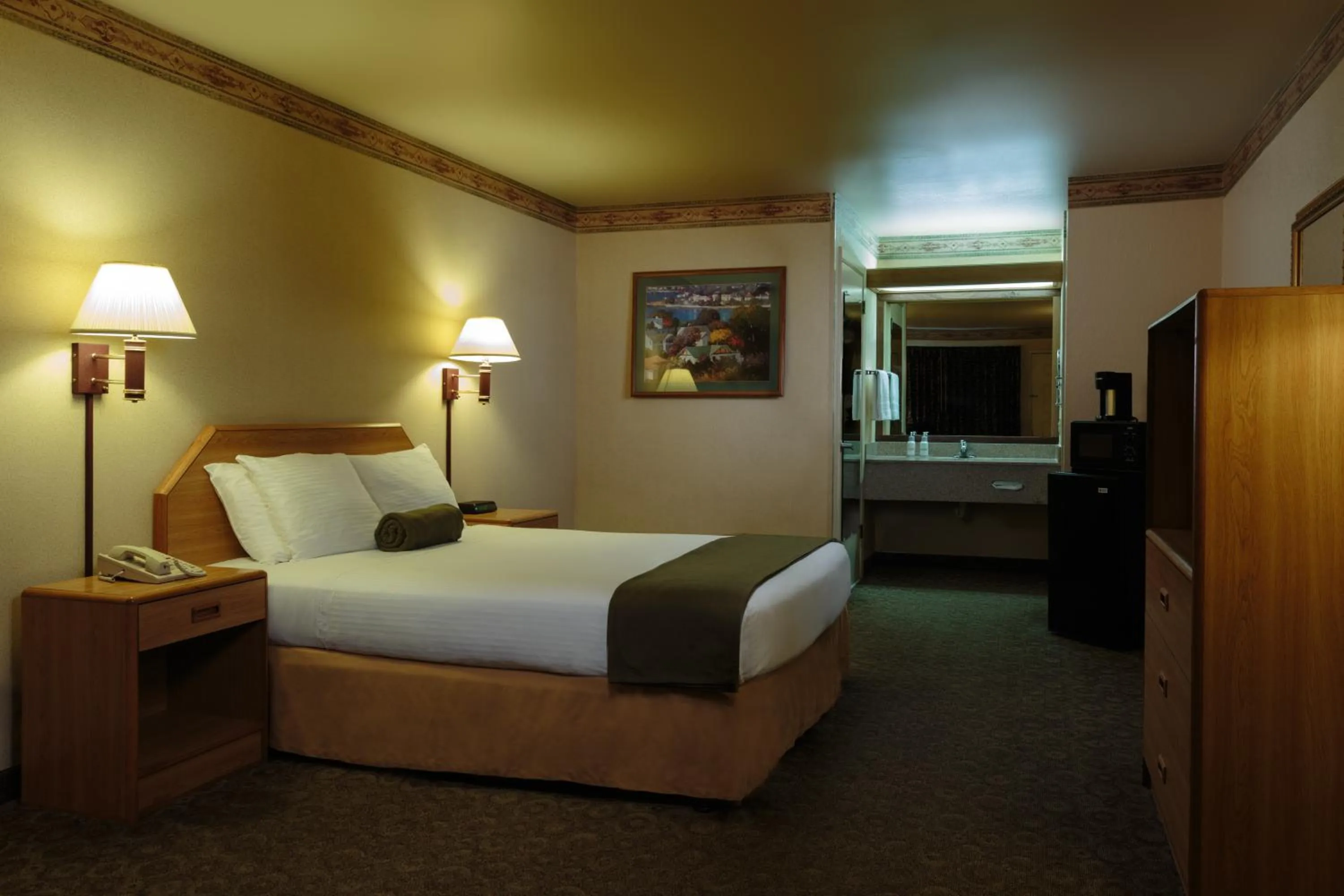 Photo of the whole room, Bed in The Redwood Riverwalk, a boutique hotel