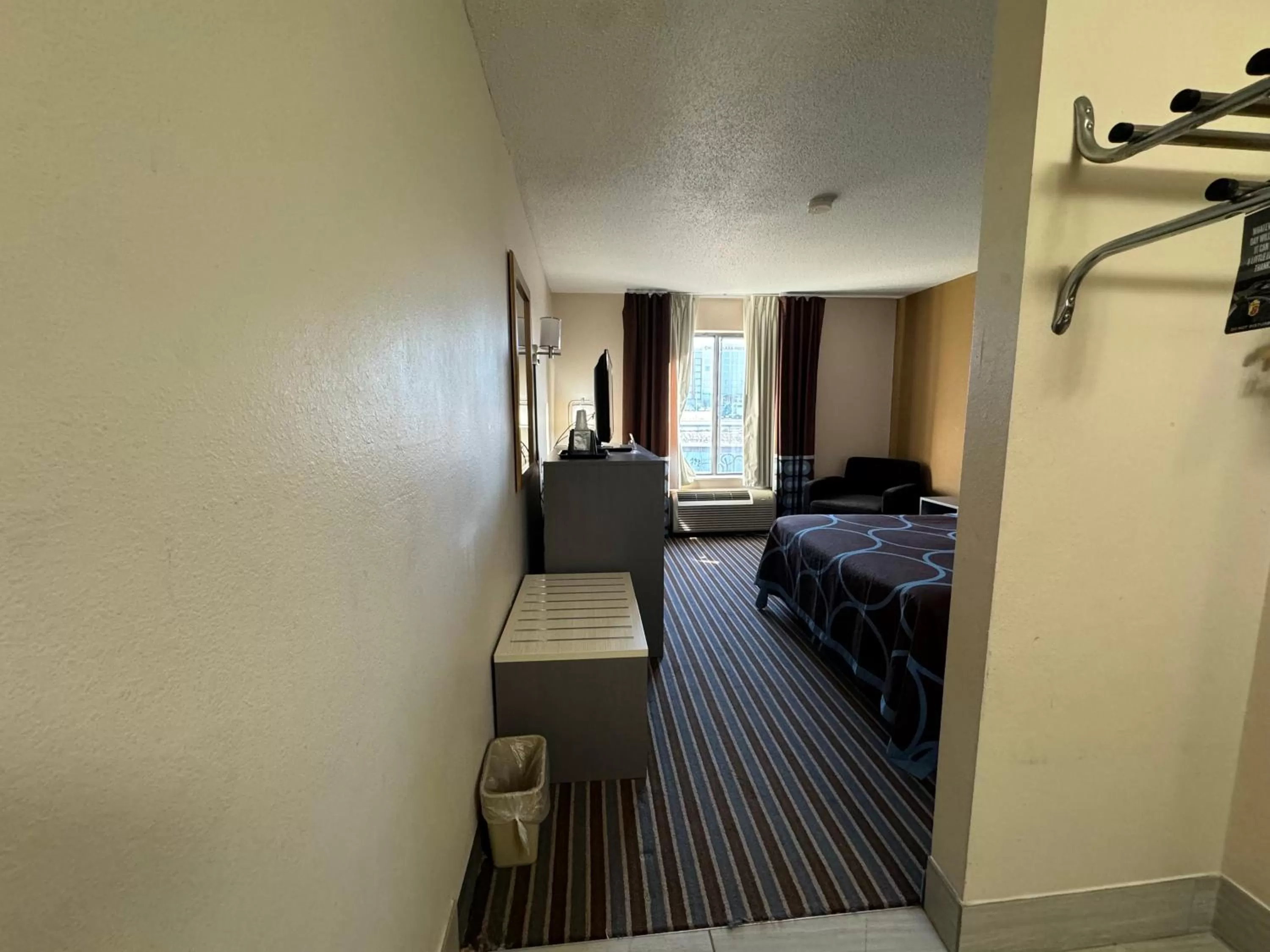 Bedroom, Bed in Super 8 by Wyndham Columbia Clark Lane