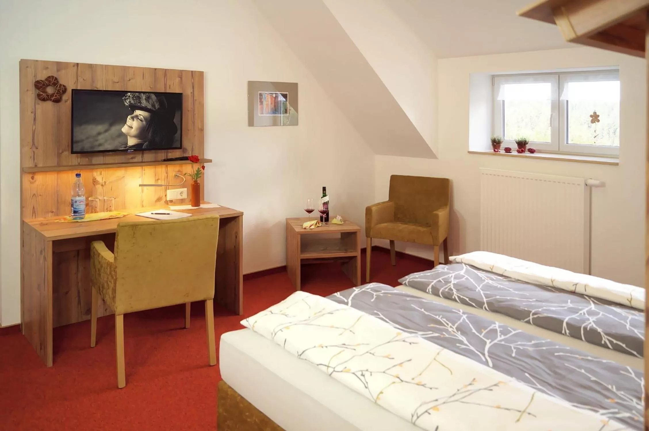 Photo of the whole room, Bed in Erzgebirgshotel Misnia Bärenfels