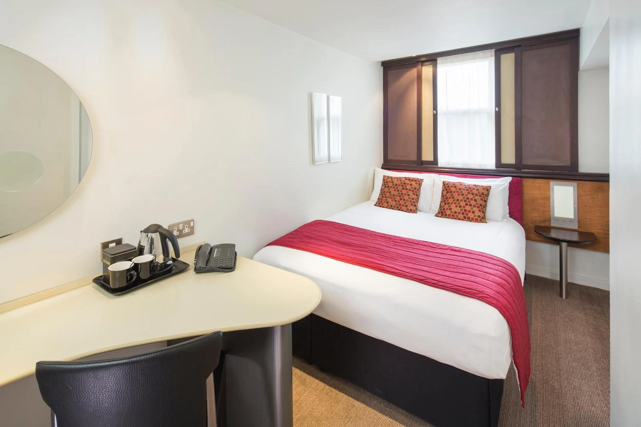 Bedroom in Corus Hyde Park Hotel