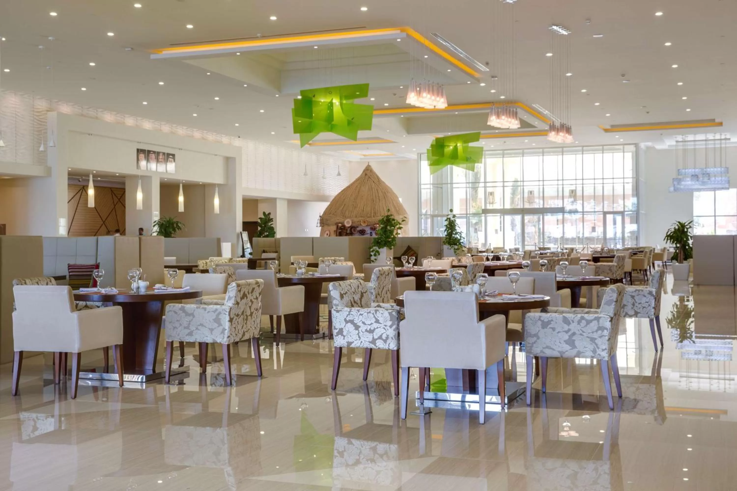 Restaurant/places to eat in Radisson Blu Resort Jizan