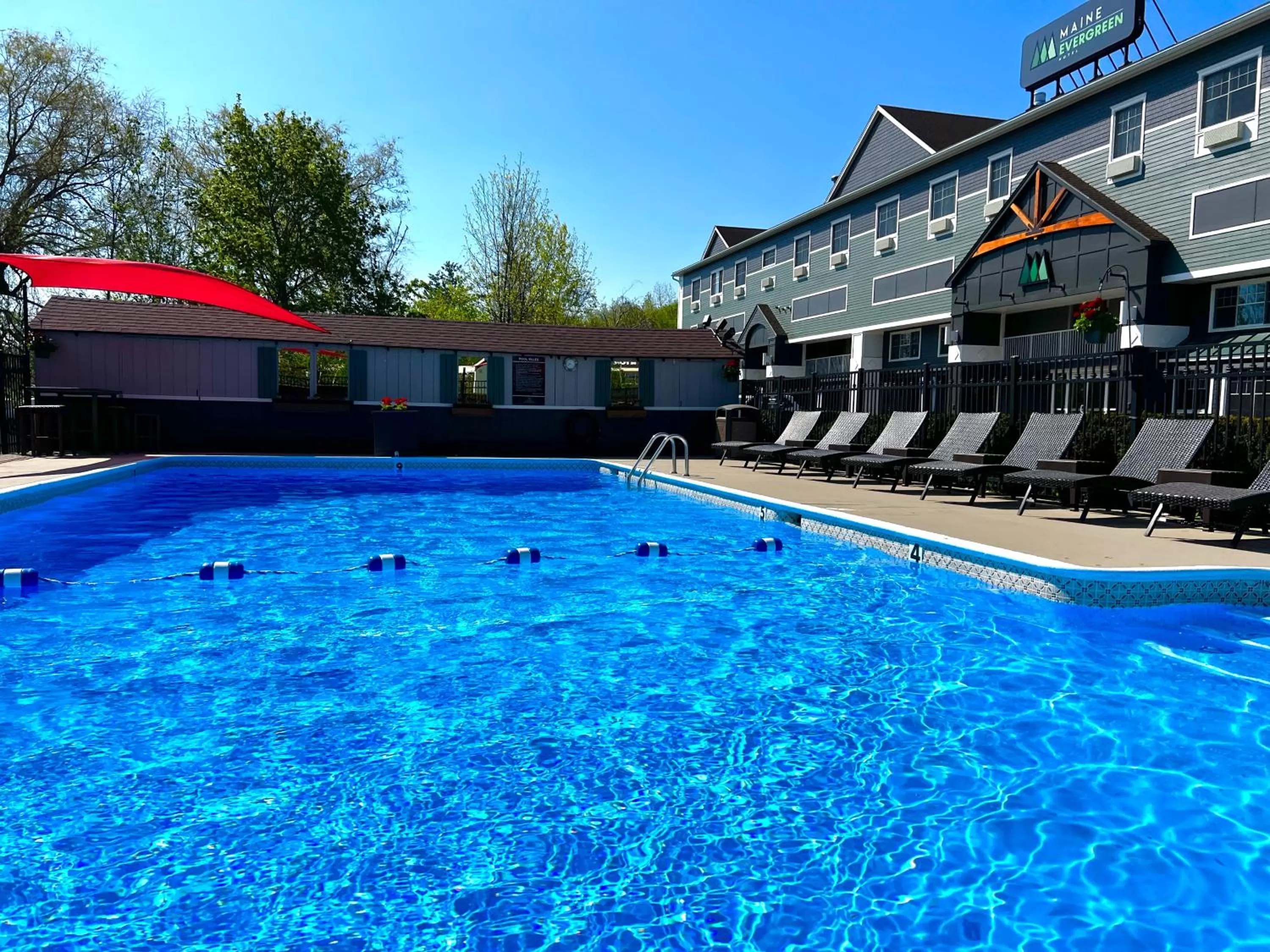 Swimming pool in Maine Evergreen Hotel, an Ascend Collection Hotel