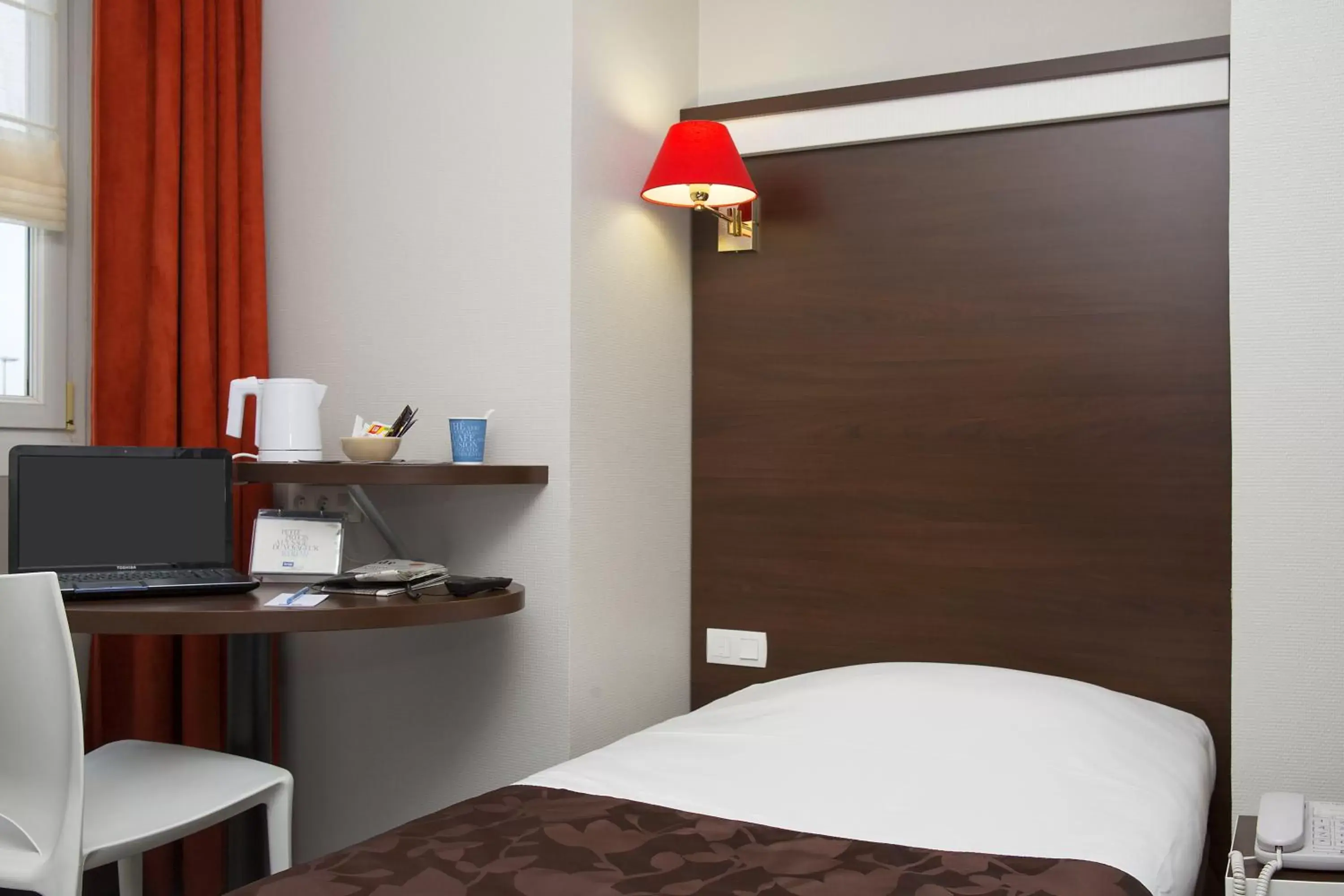 Single Room in Hôtel des Reignaux Single Room in Hôtel des Reignaux