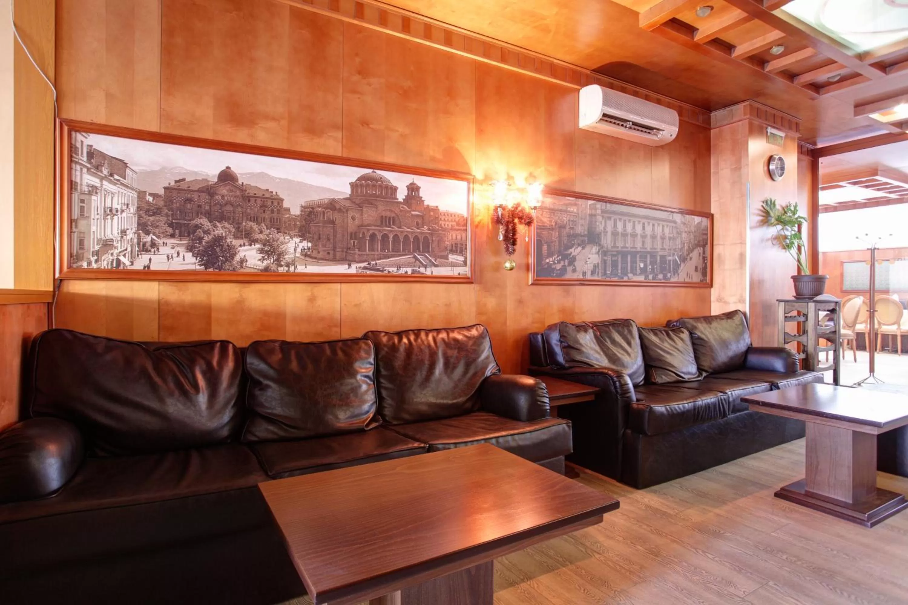 Lobby or reception in Central Plaza Hotel