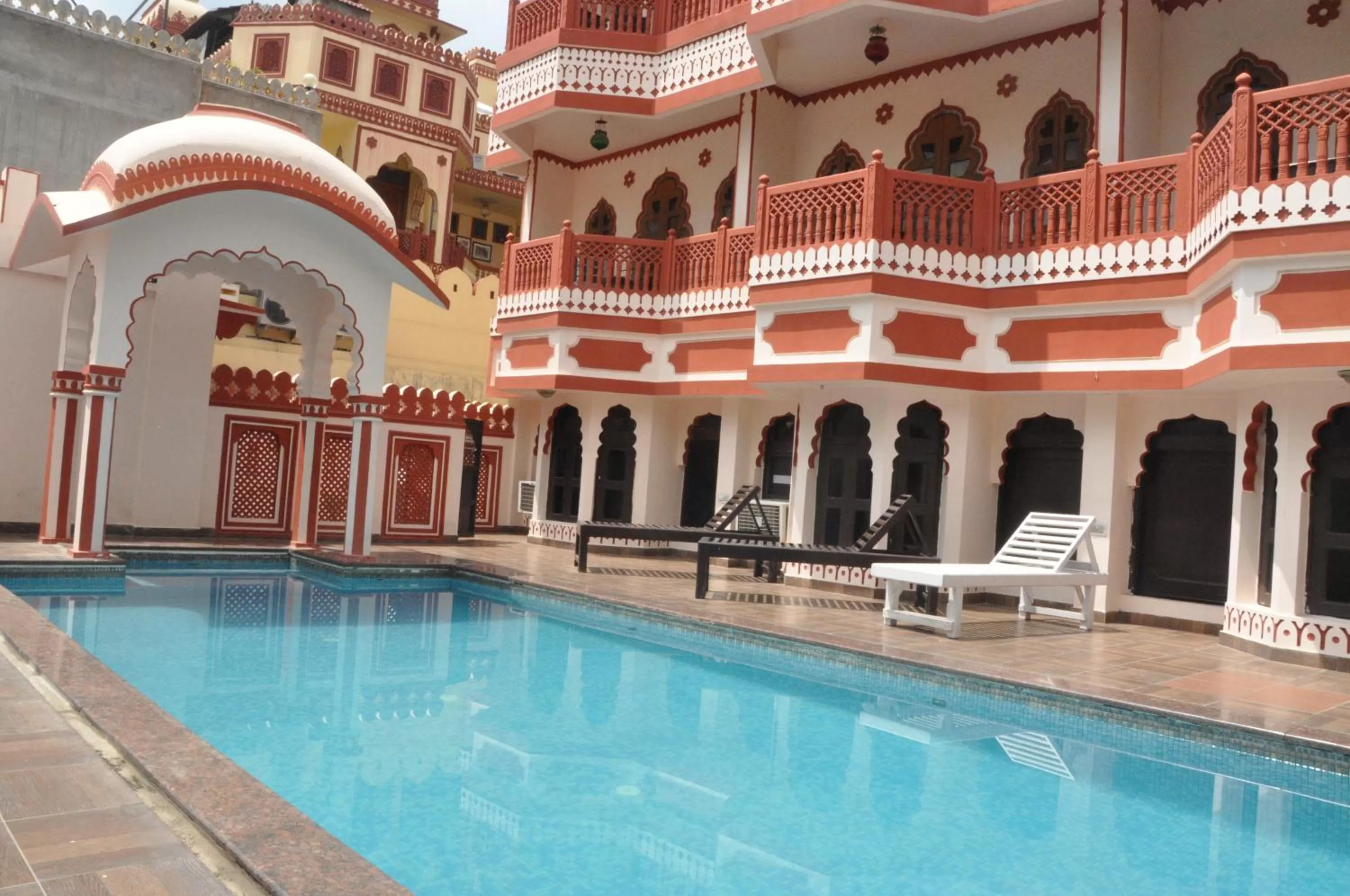 Swimming pool in Sajjan Niwas
