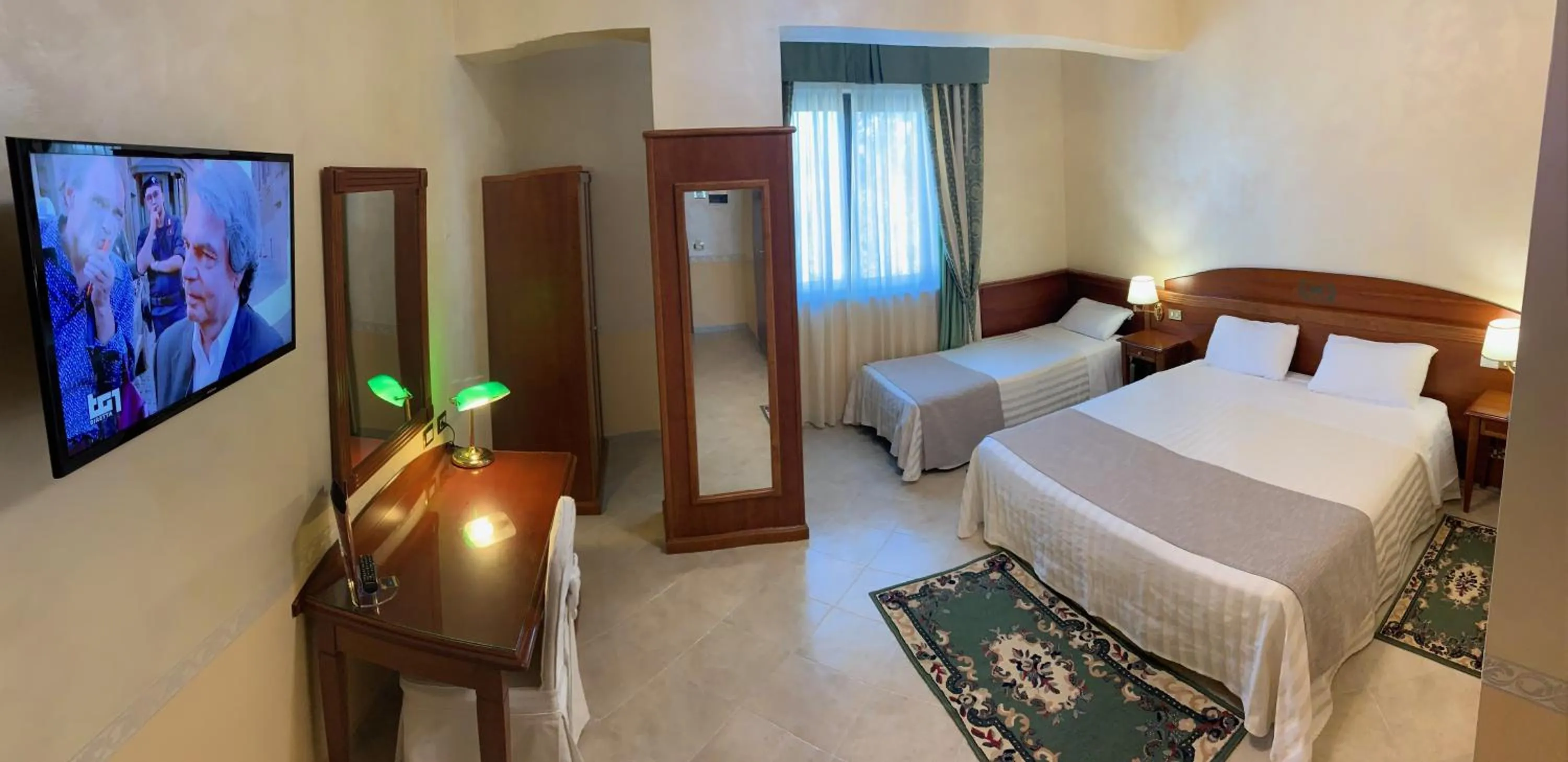 TV and multimedia, Bed in Hotel Ristorante Al Boschetto