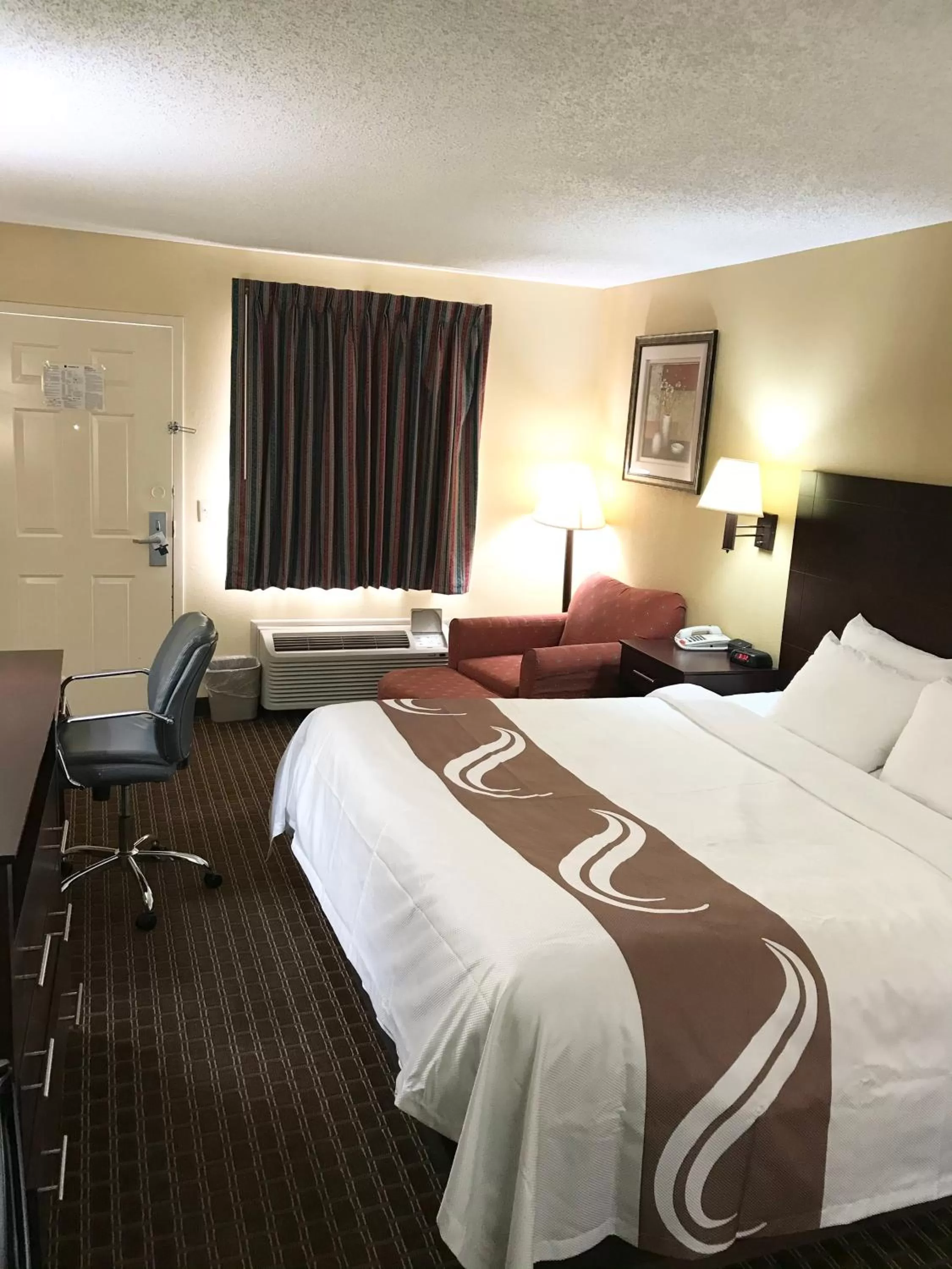 Bed in Quality Inn Franklin South