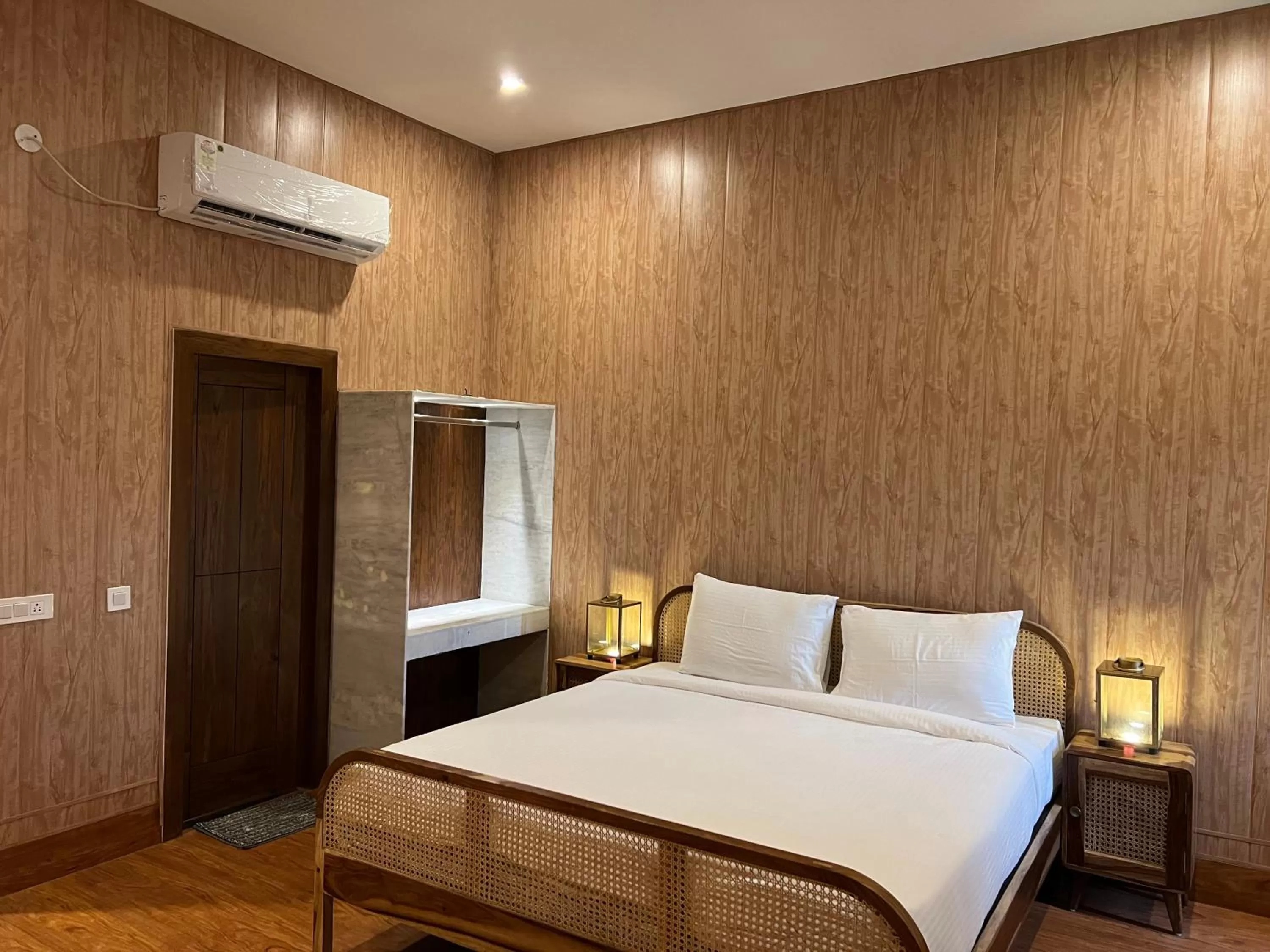 Bed in Glenville Forest Resort & Spa