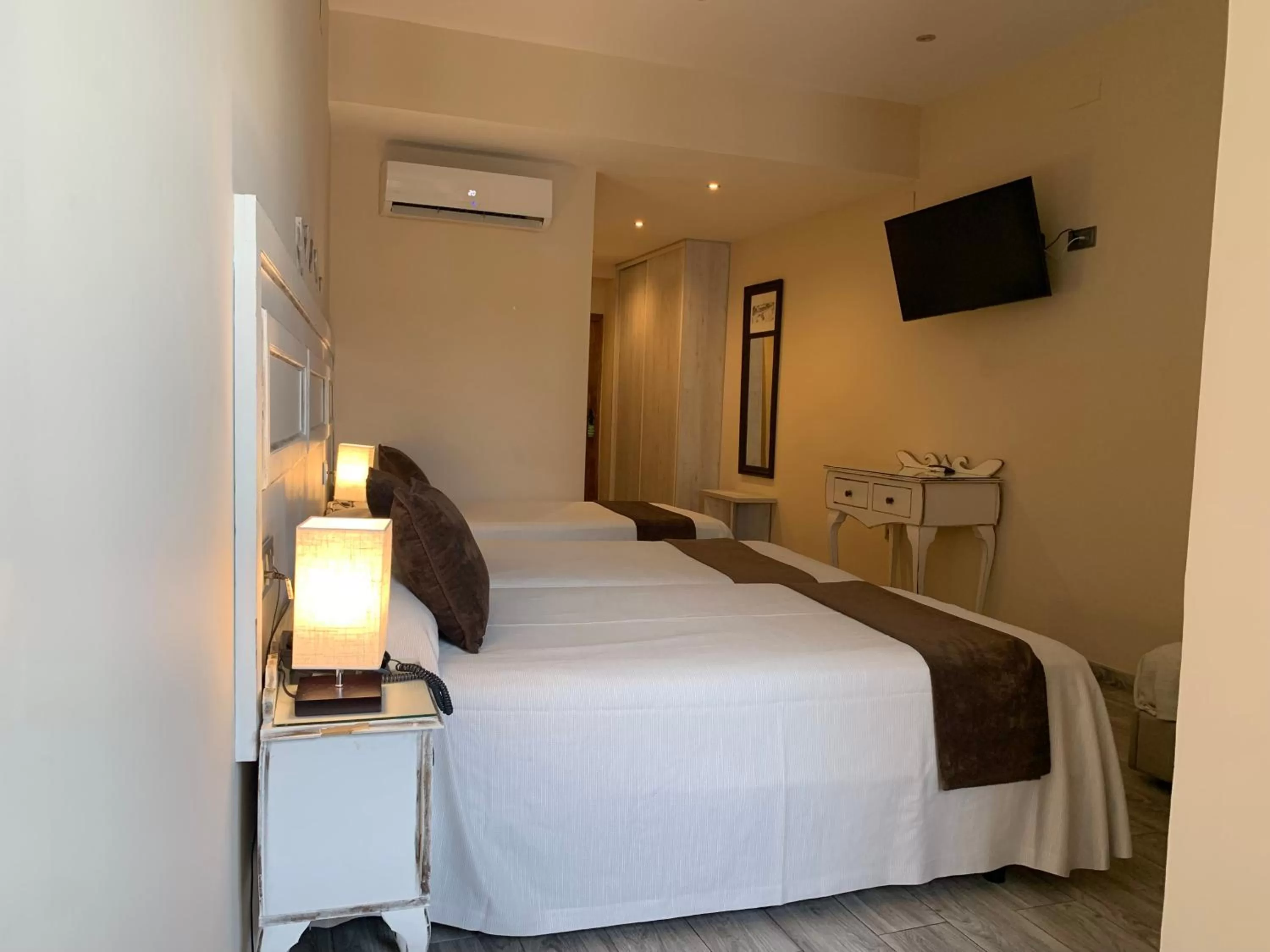 Photo of the whole room, Bed in Hotel Casa Museo de la Mezquita