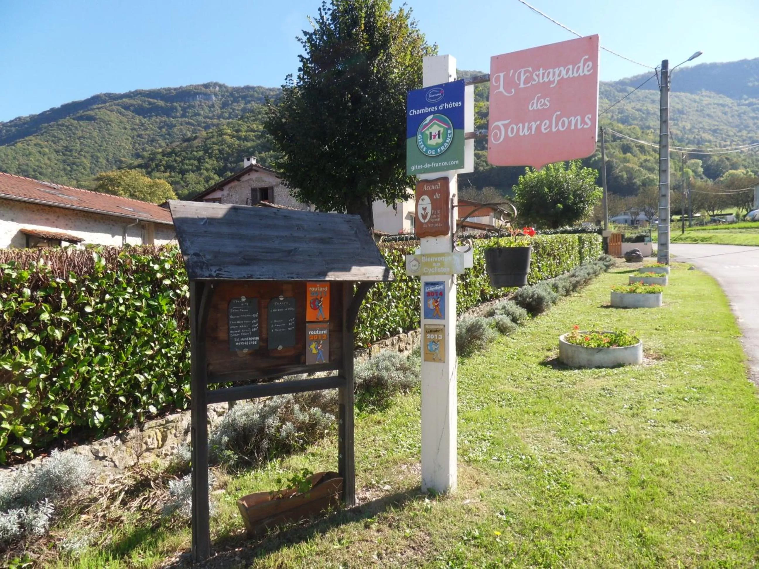 Facade/entrance in L'Estapade des Tourelons