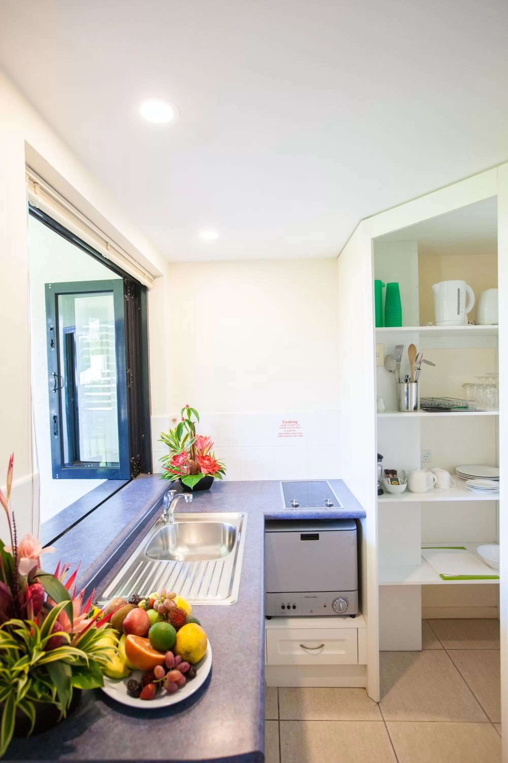 Kitchen or kitchenette in Freestyle Resort Port Douglas