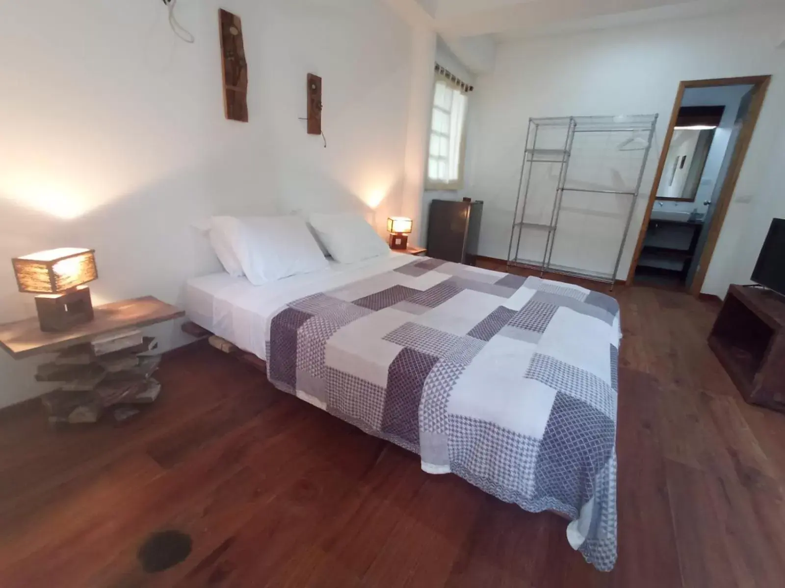 Double Room in La Luciernaga Big Creek Double Room in La Luciernaga Big Creek