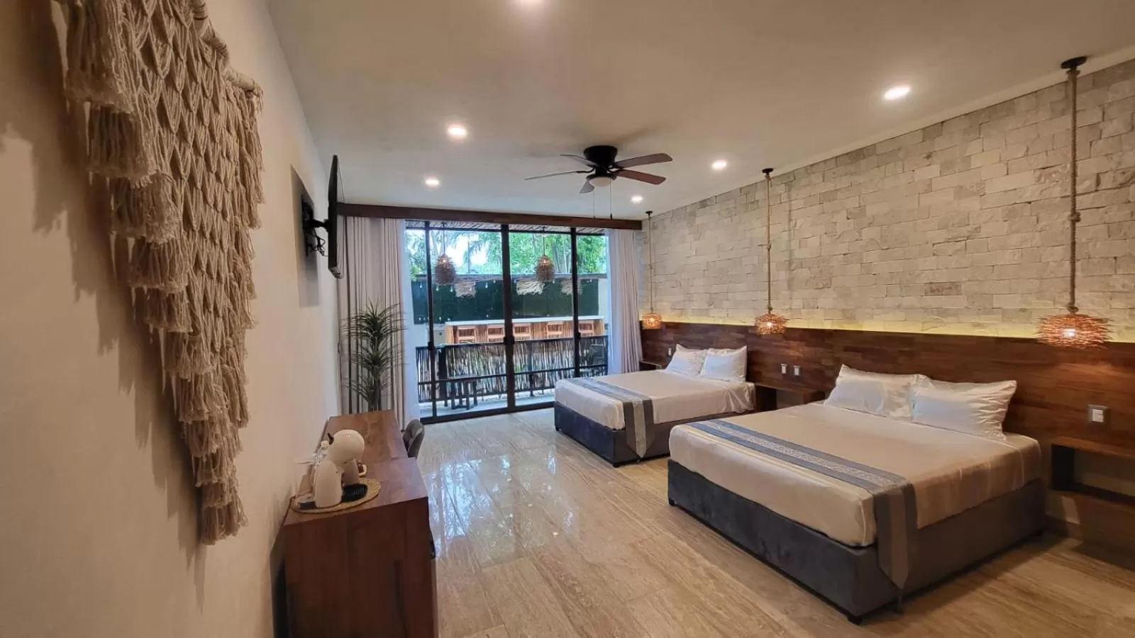 Deluxe Twin Room in Aktun Bacalar