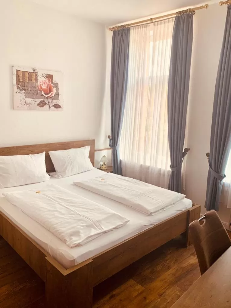 Bed in Alt-Emder Bürgerhaus