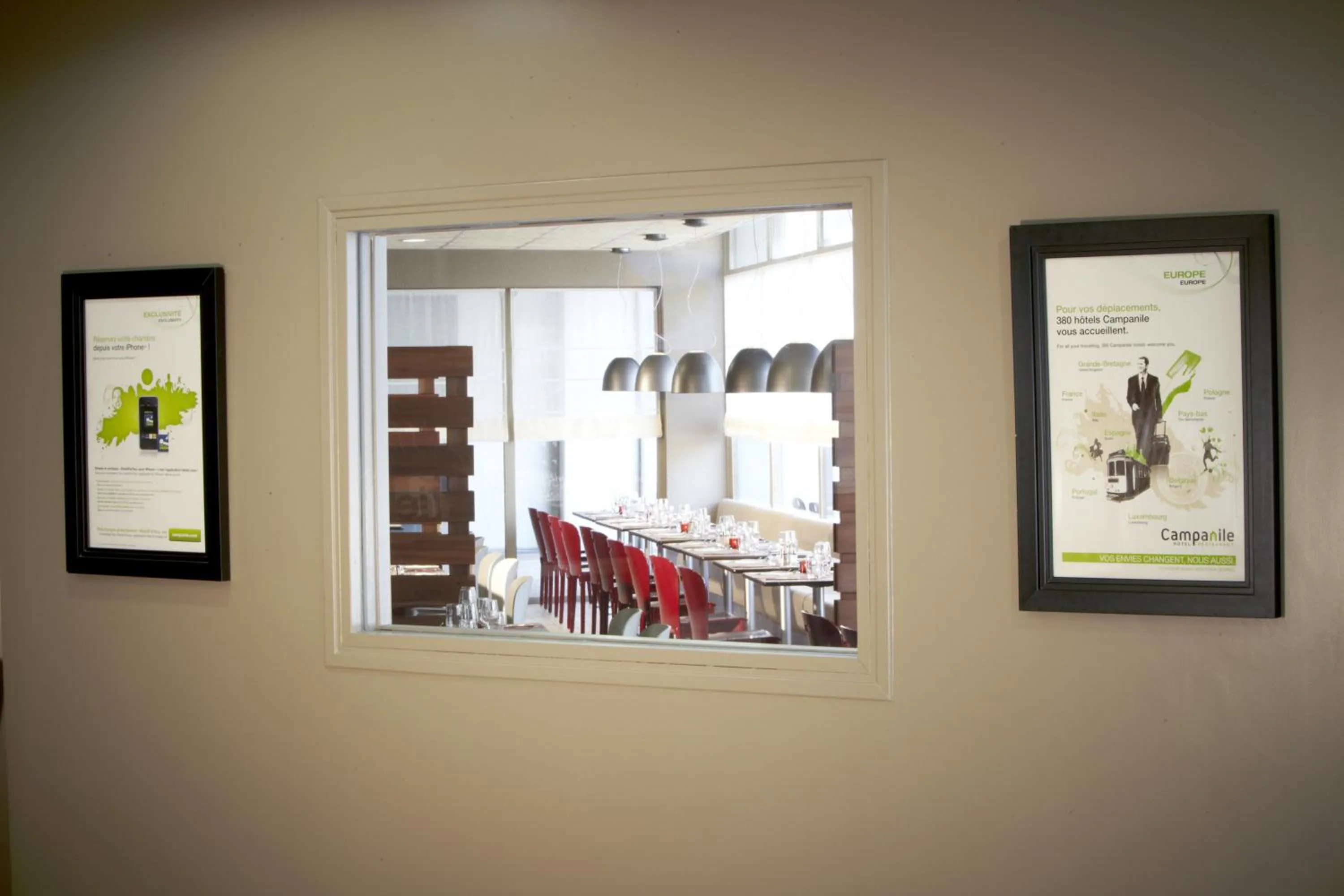 Lobby or reception in Campanile Paris Ouest - Chaville