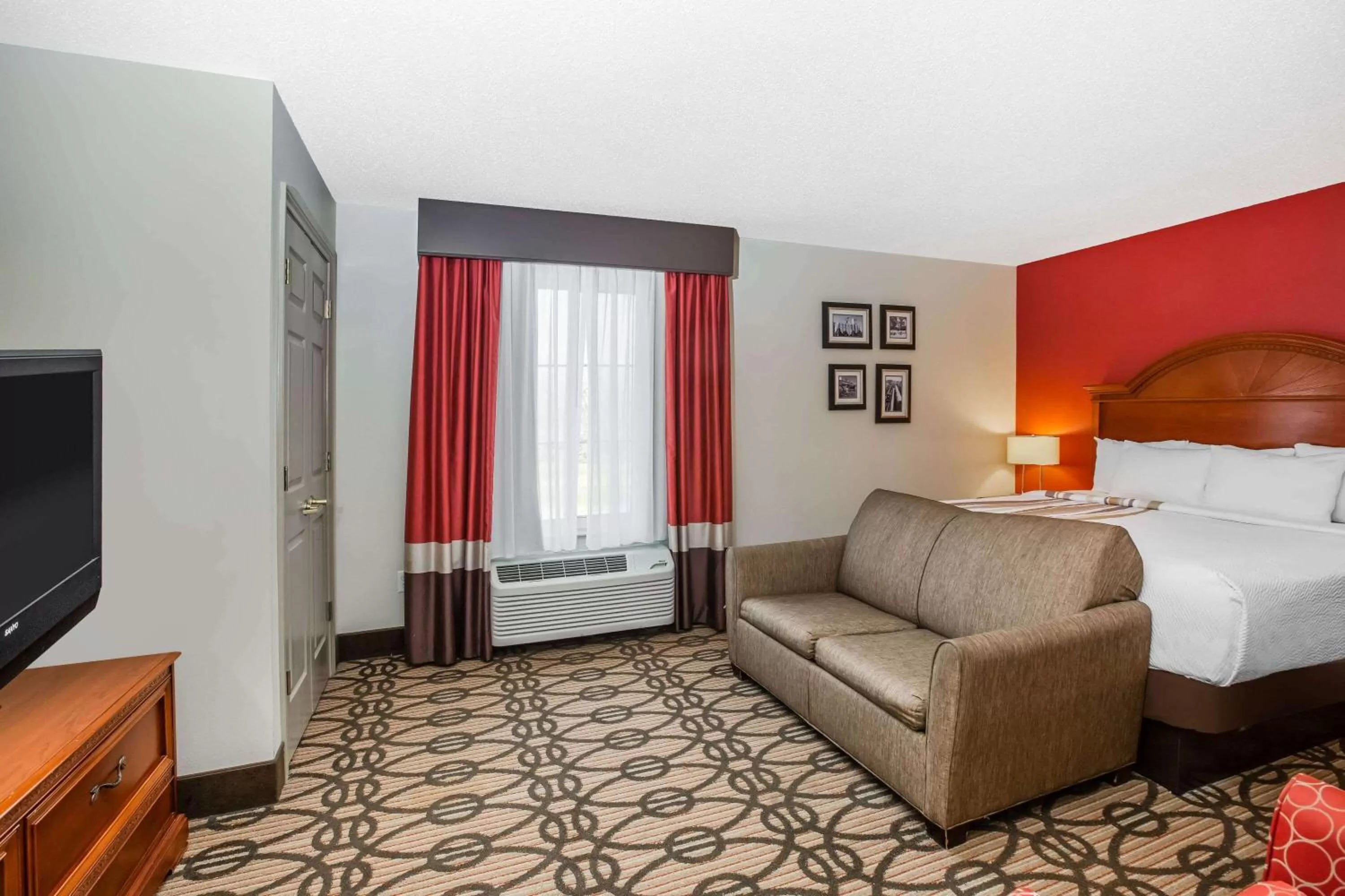 Photo of the whole room, Bed in La Quinta by Wyndham North Platte