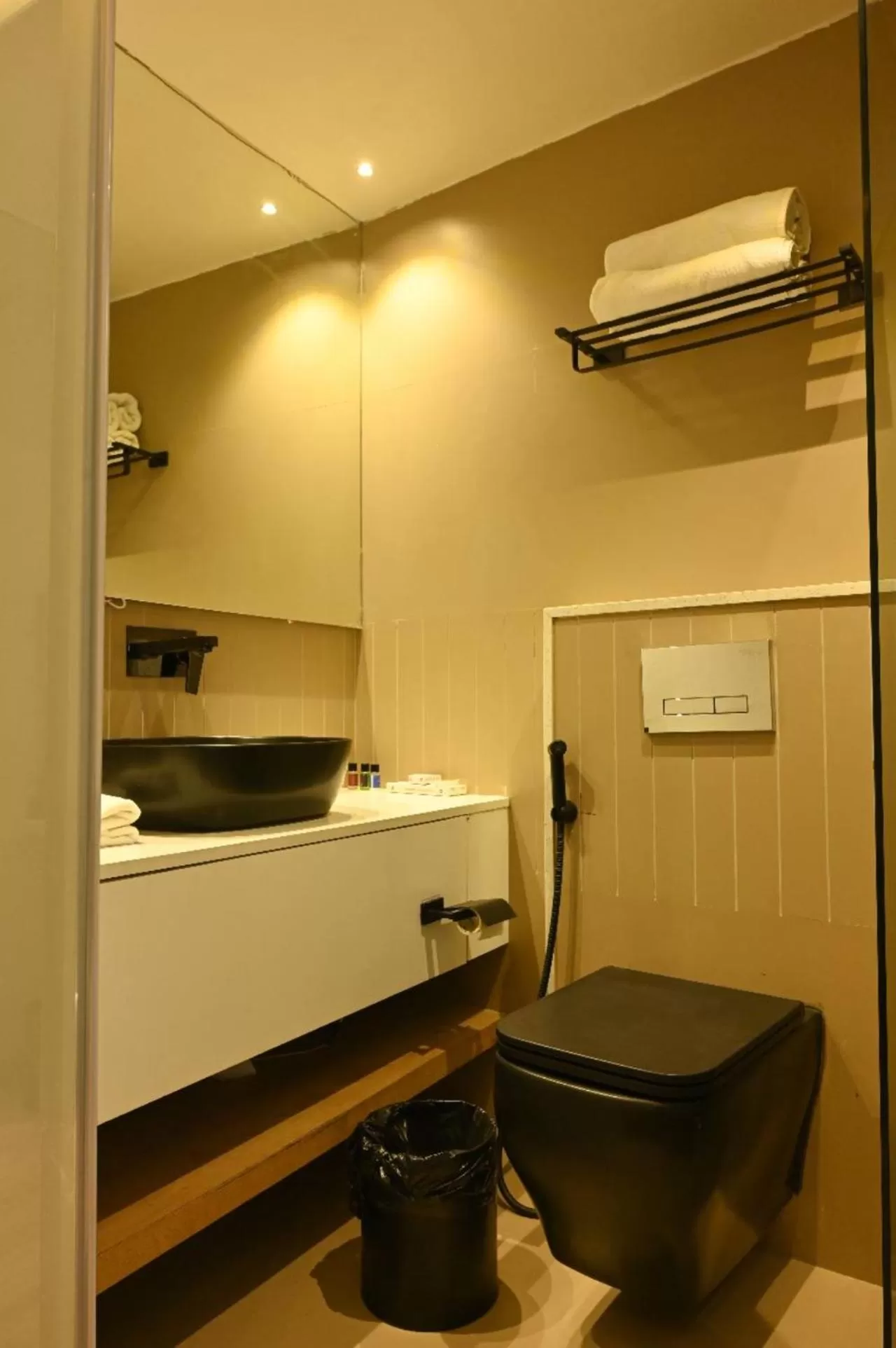 Bathroom in The Red Pier - My Downtown Hotels