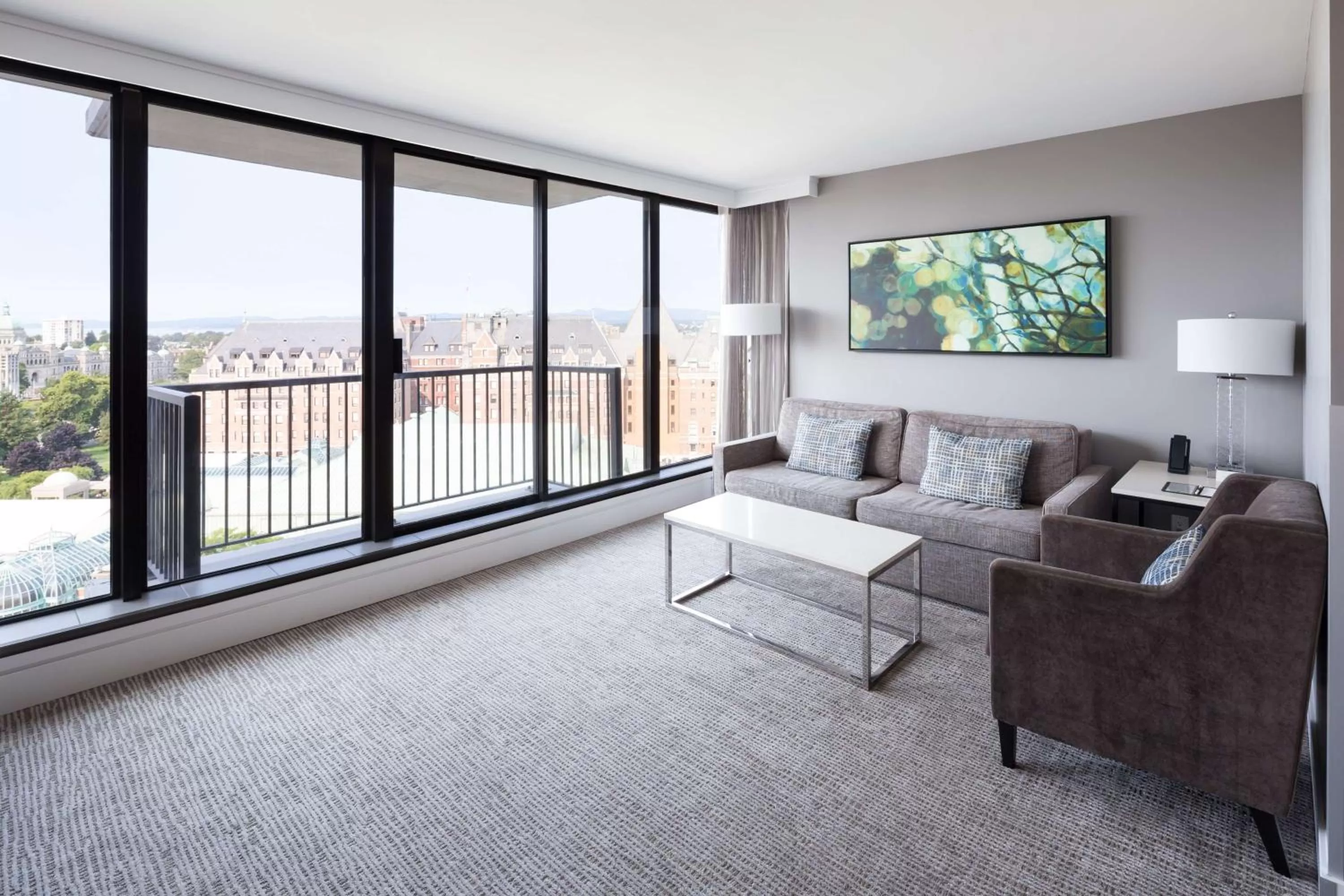 Living room in DoubleTree by Hilton Hotel & Suites Victoria