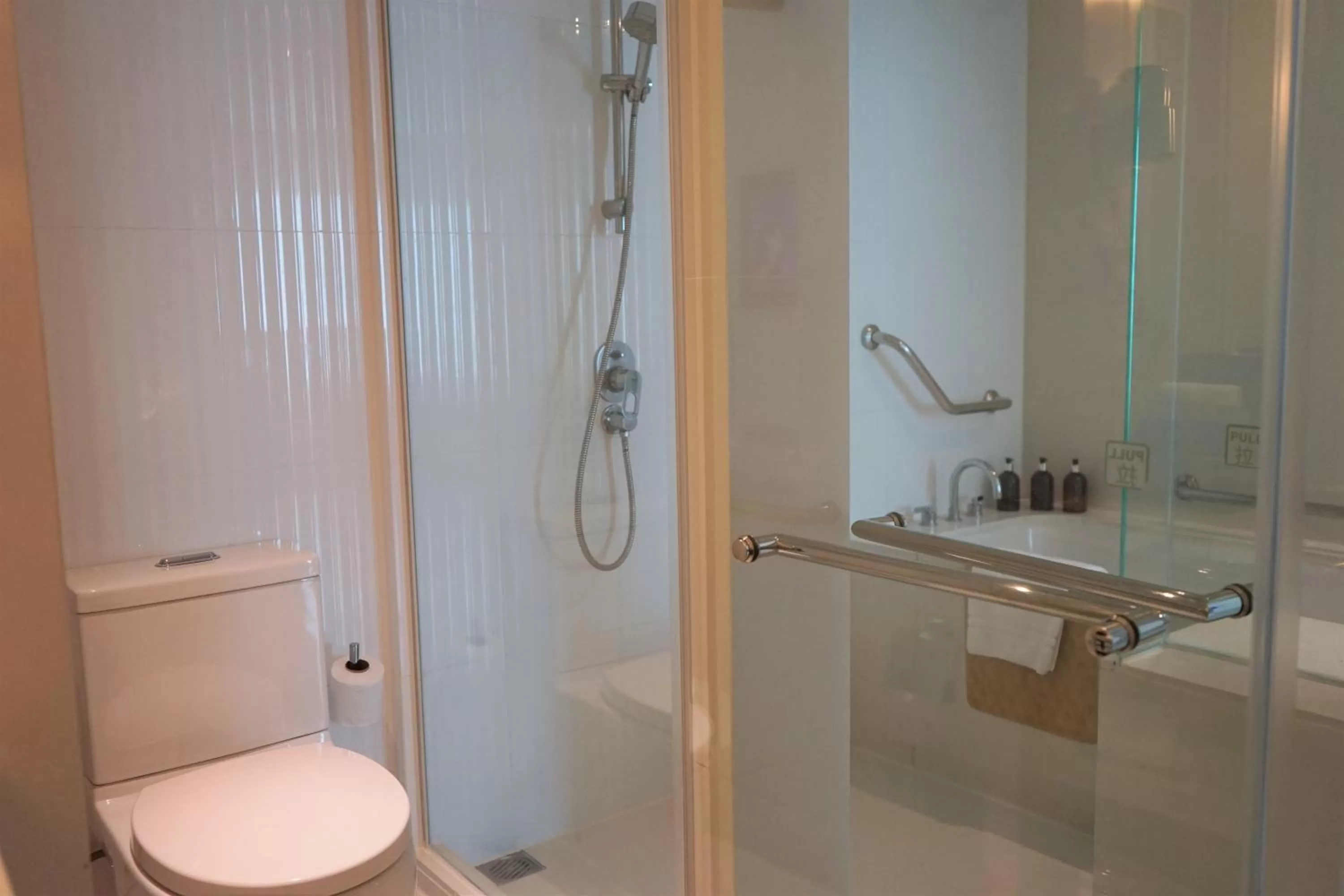 Bathroom in Centara Watergate Pavilion Hotel Bangkok