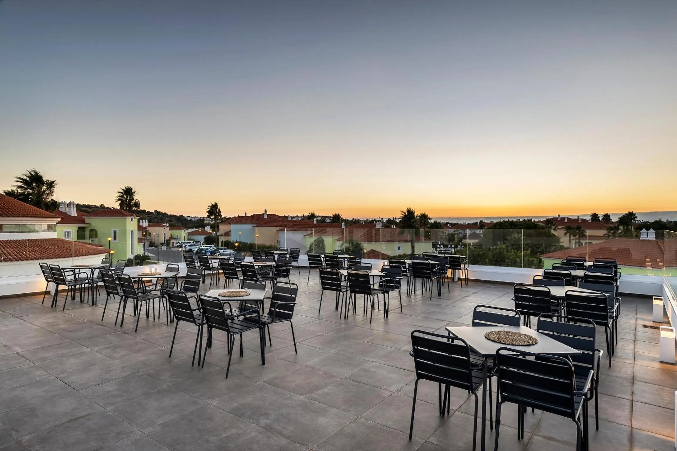 Restaurant/places to eat in Eden Villas & Apartments