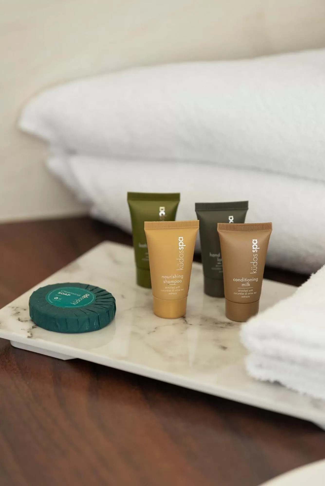 Bathroom, Bed in Bomaderry Motor Inn