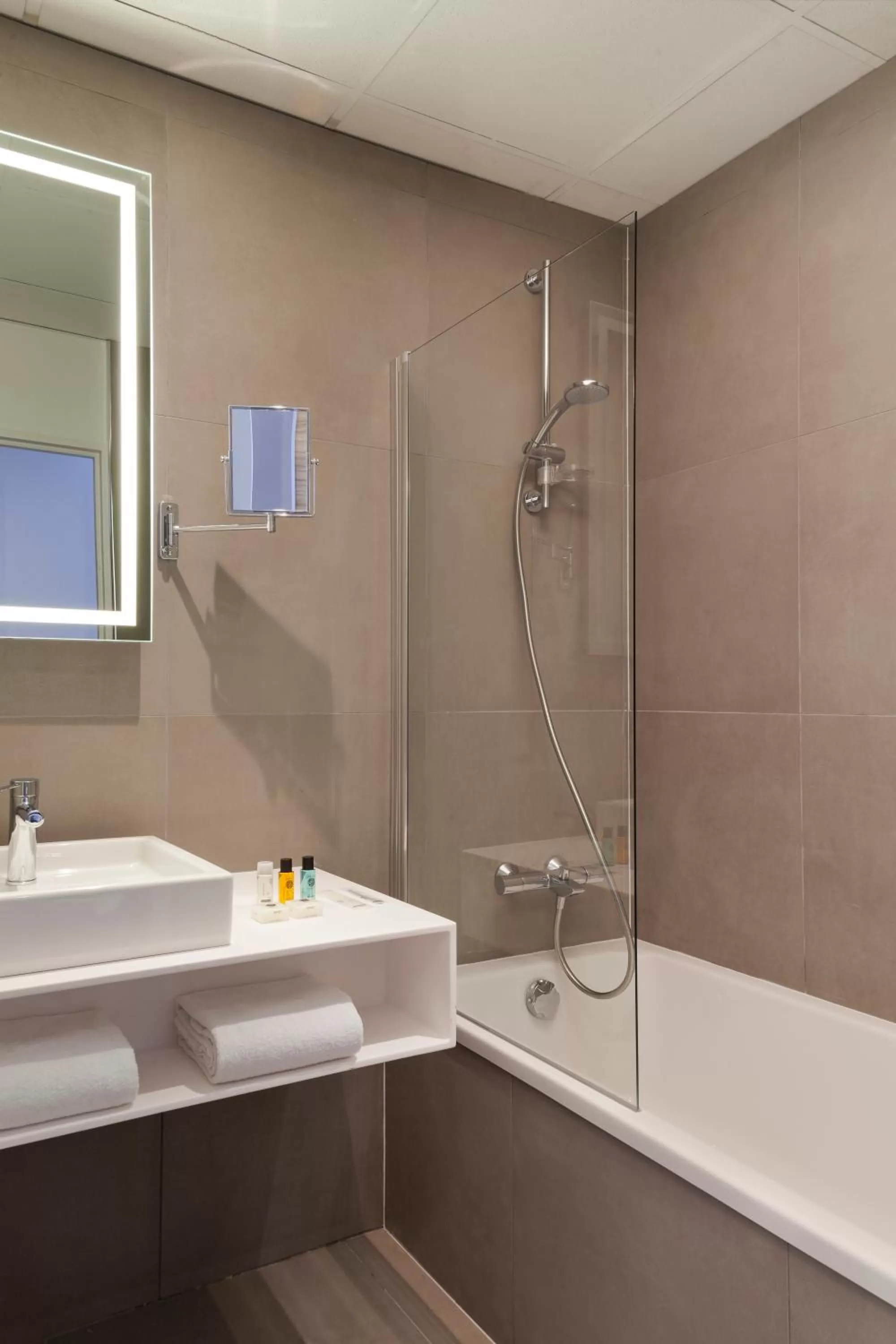 Bathroom in Novotel Tours Centre Gare