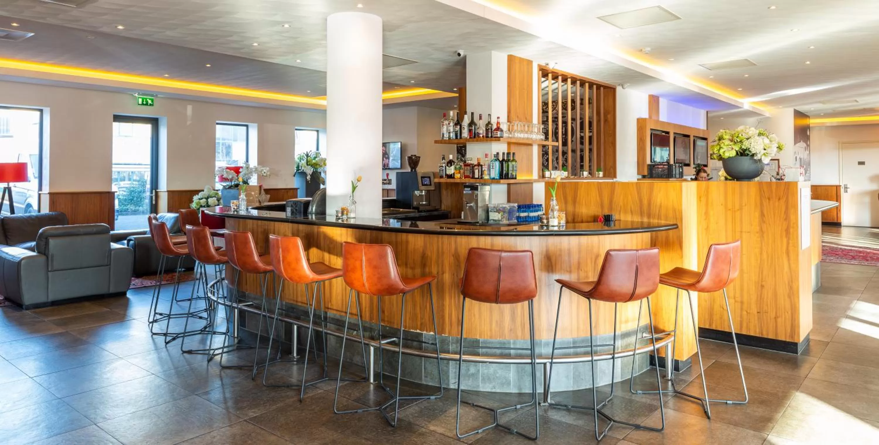 Lounge or bar in Bastion Hotel Amsterdam Airport