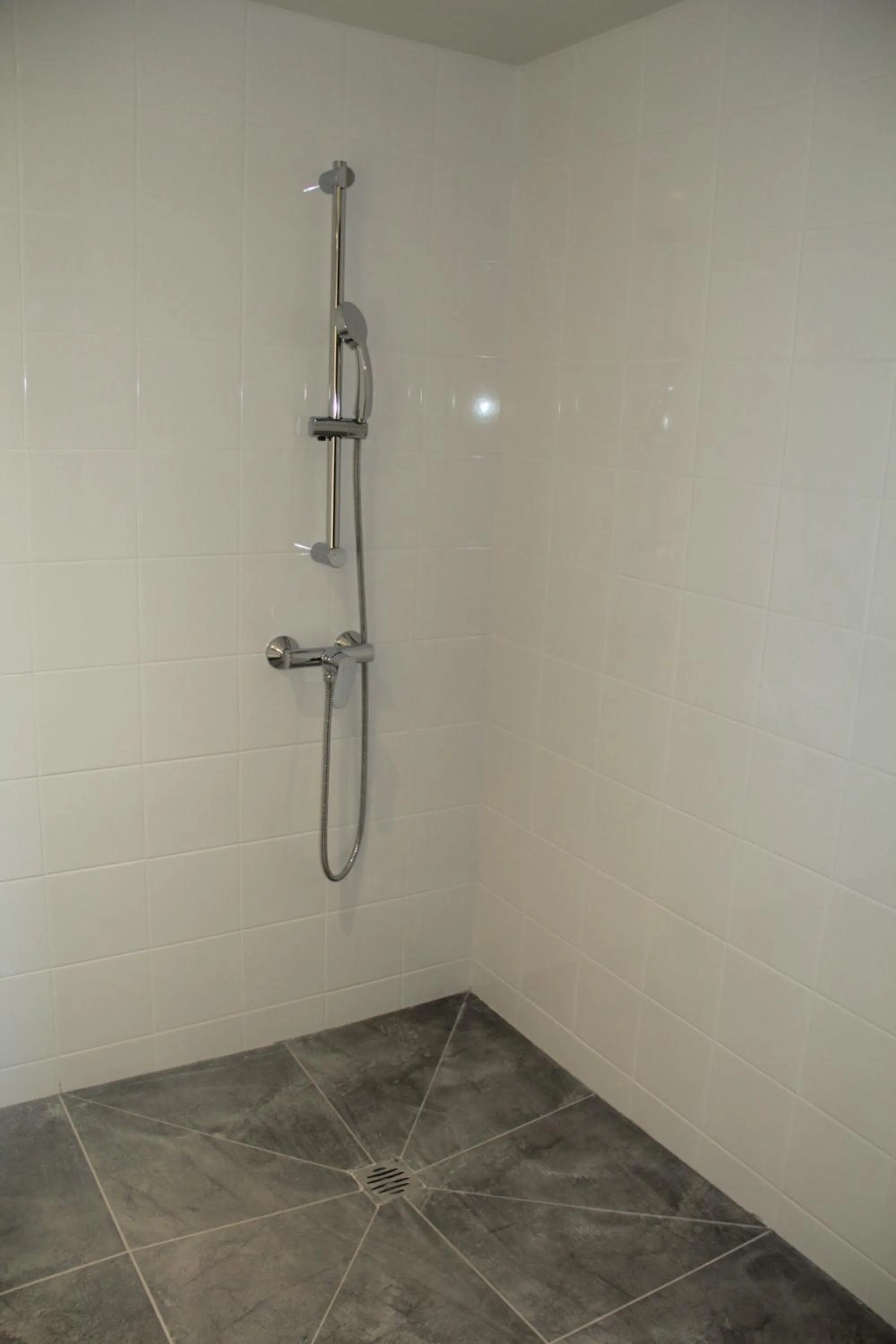 Shower in Premiere Classe Soissons