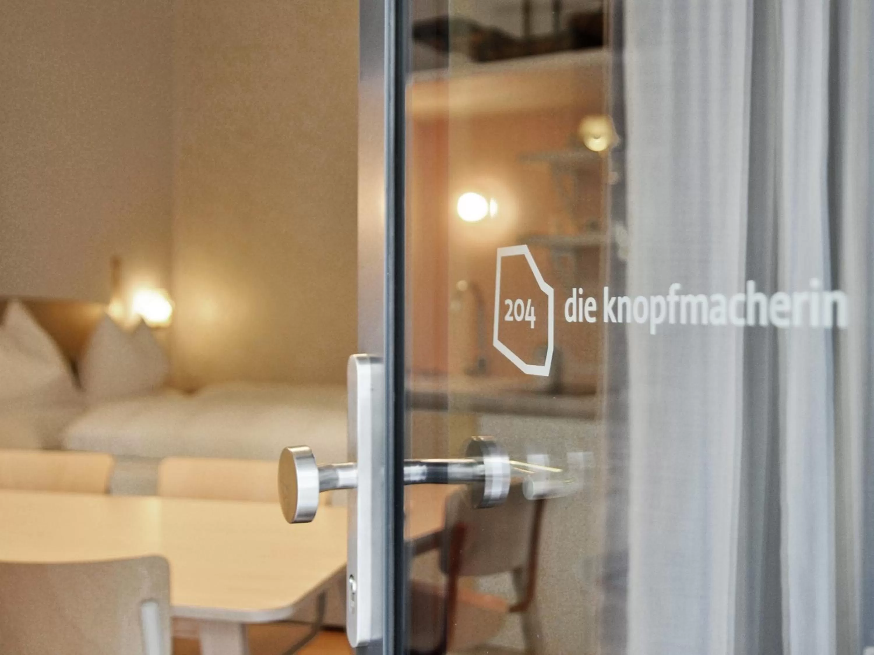 Logo/Certificate/Sign, Bed in grätzlhotel Karmelitermarkt